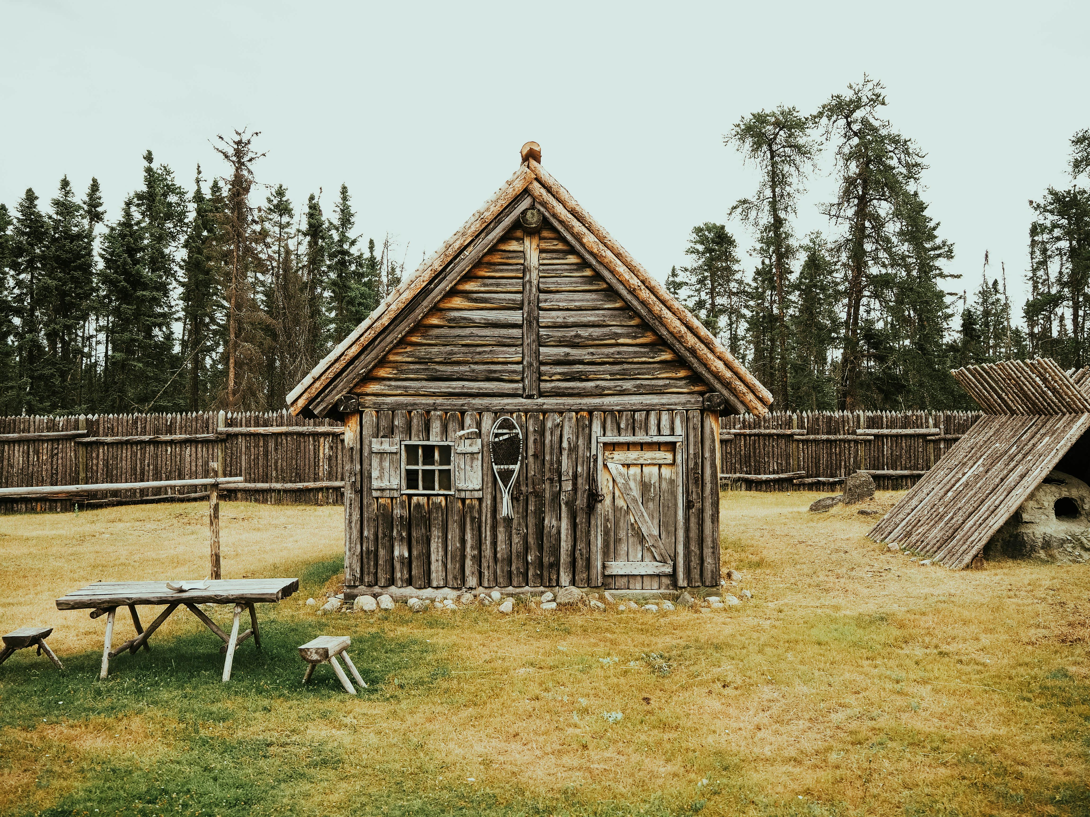 photo-of-a-wooden-house-free-stock-photo