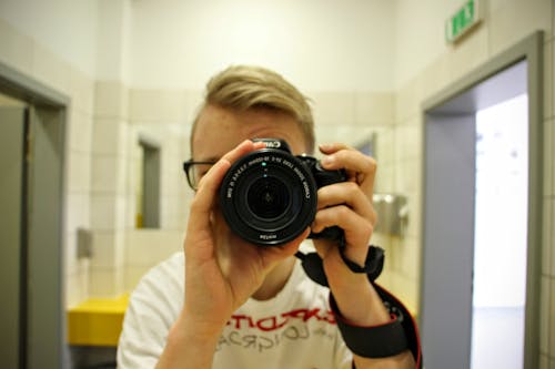 Fotobanka s bezplatnými fotkami na tému Canon, selfie, zrkadlový obraz