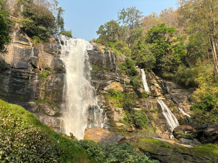 Randonnée au Doi Inthanon et chutes Wachirathan
