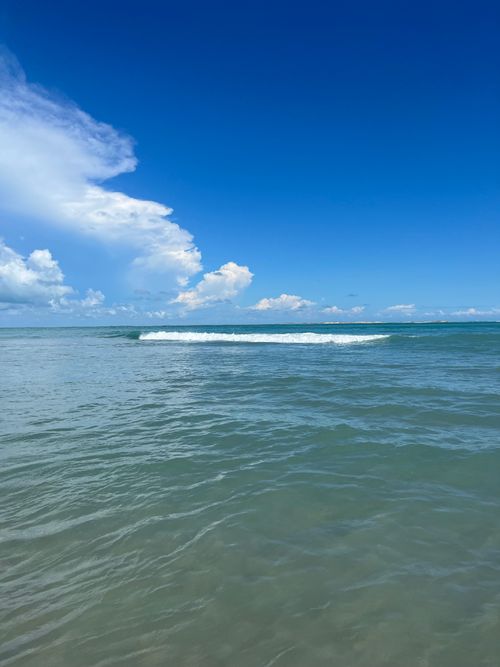 Free lonely waves Stock Photo