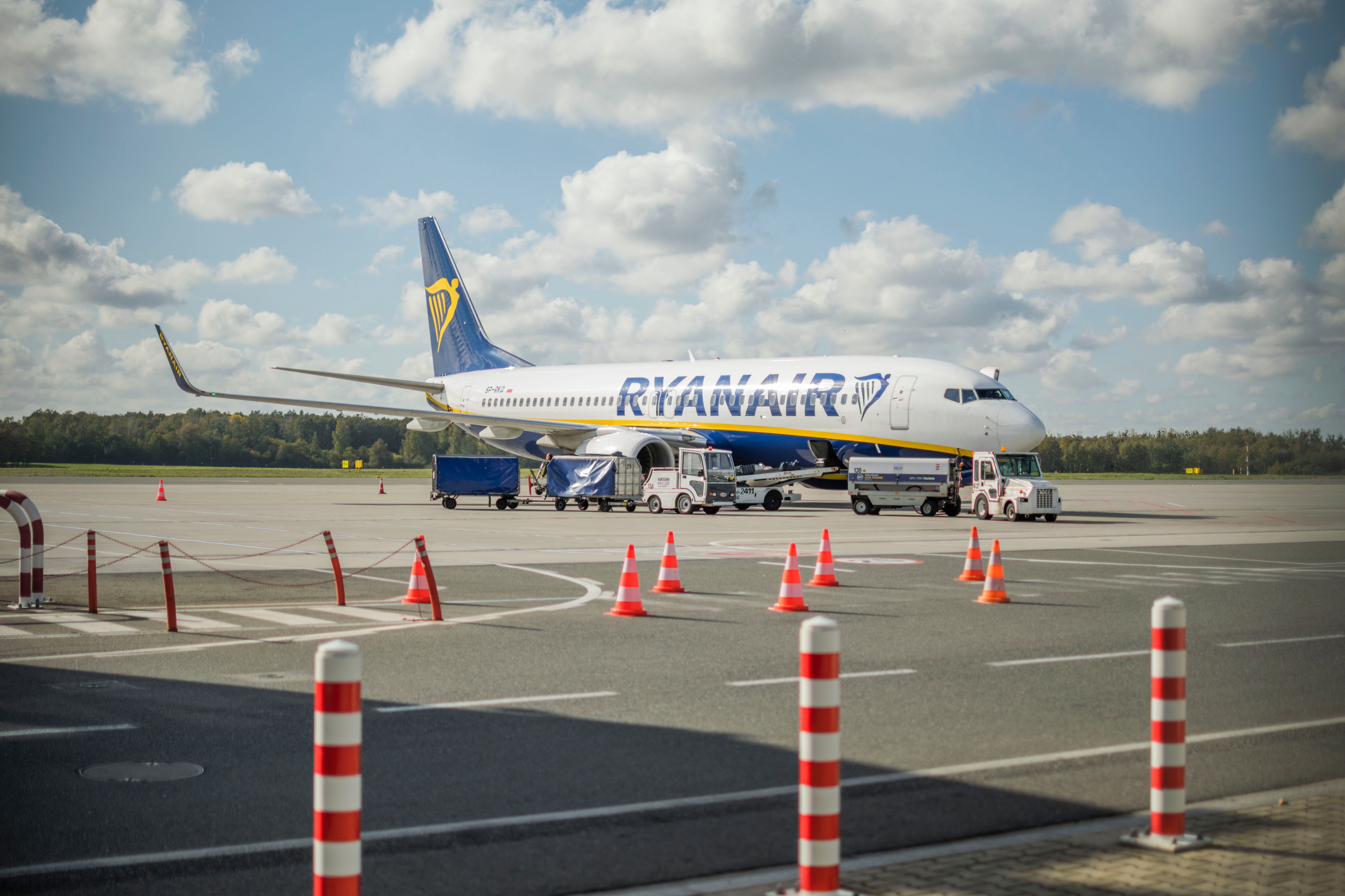 Ryanair Airplane on Tarmac at Wrocław Airport · Free Stock Photo