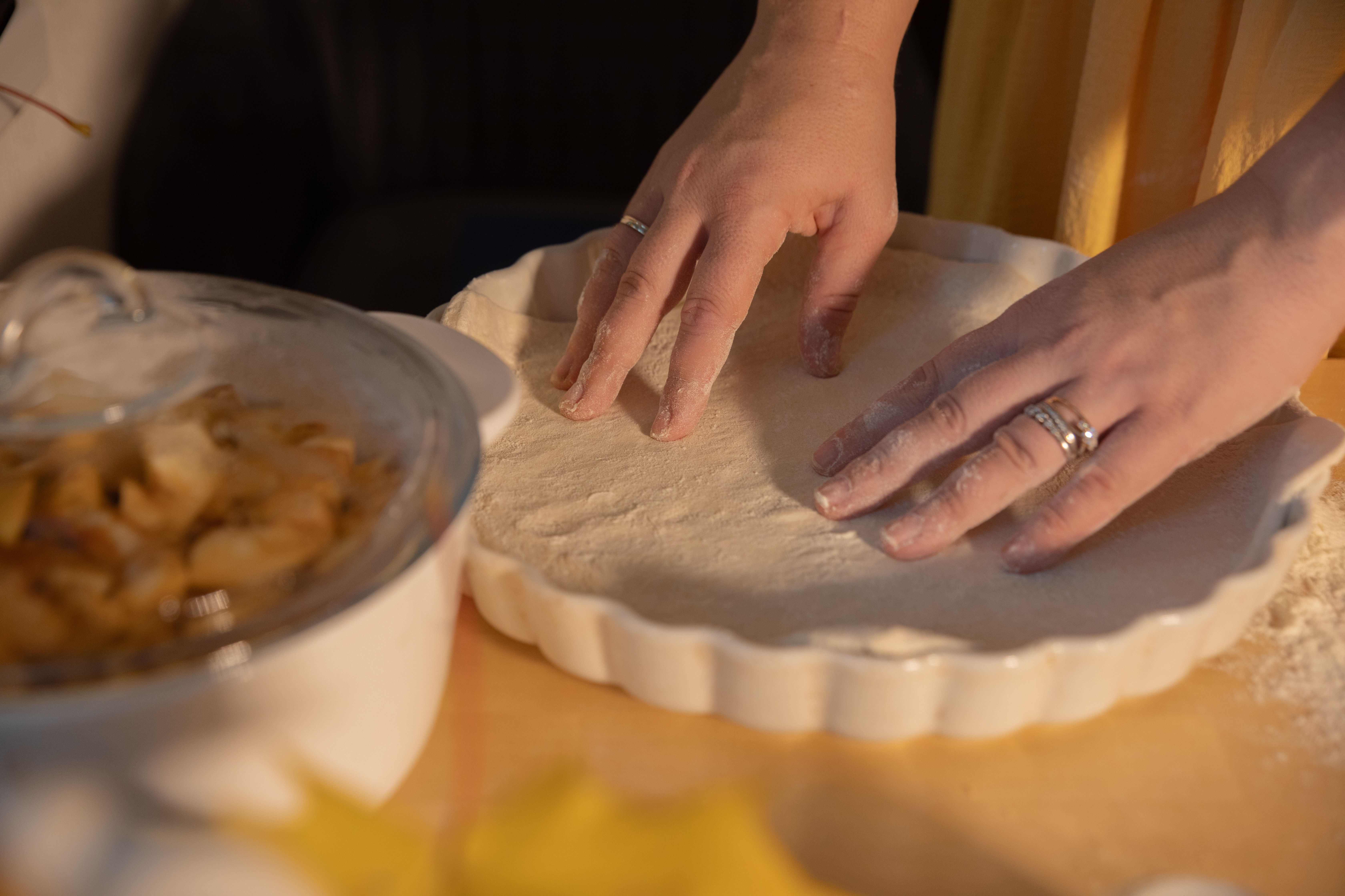 Friendsgiving-Menü zuhause: 4 einfache Rezepte zum Teilen — Anrichten