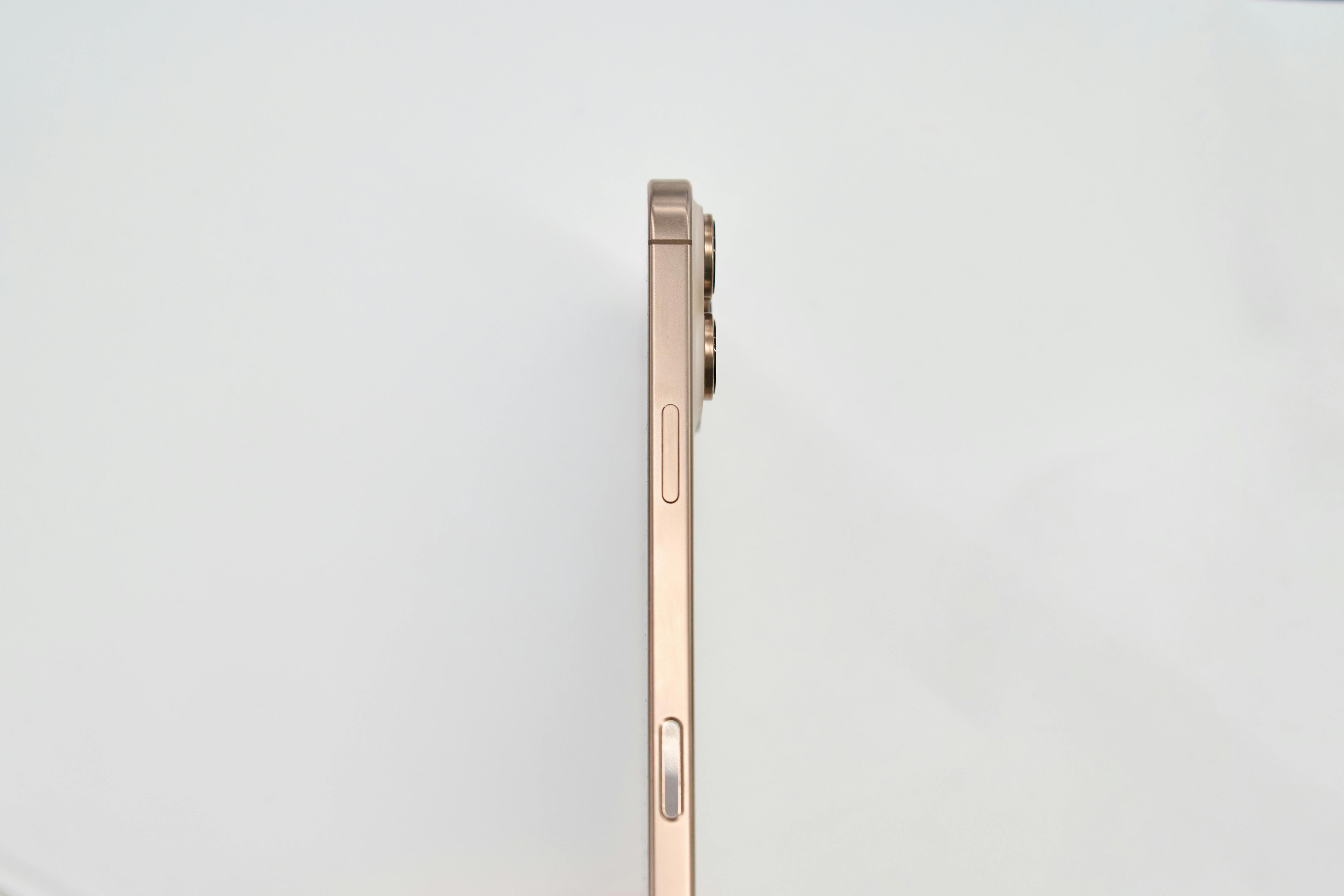 Kostenlos Schickes Goldenes Smartphone Profilfoto Stock-Foto