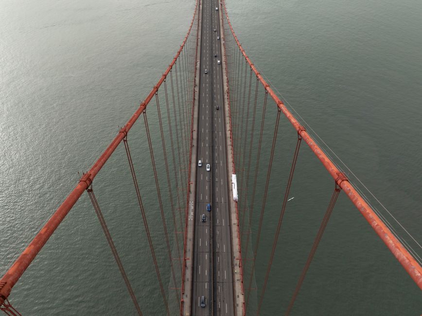 加拿大掏钱建桥却要把过路费分给美国?