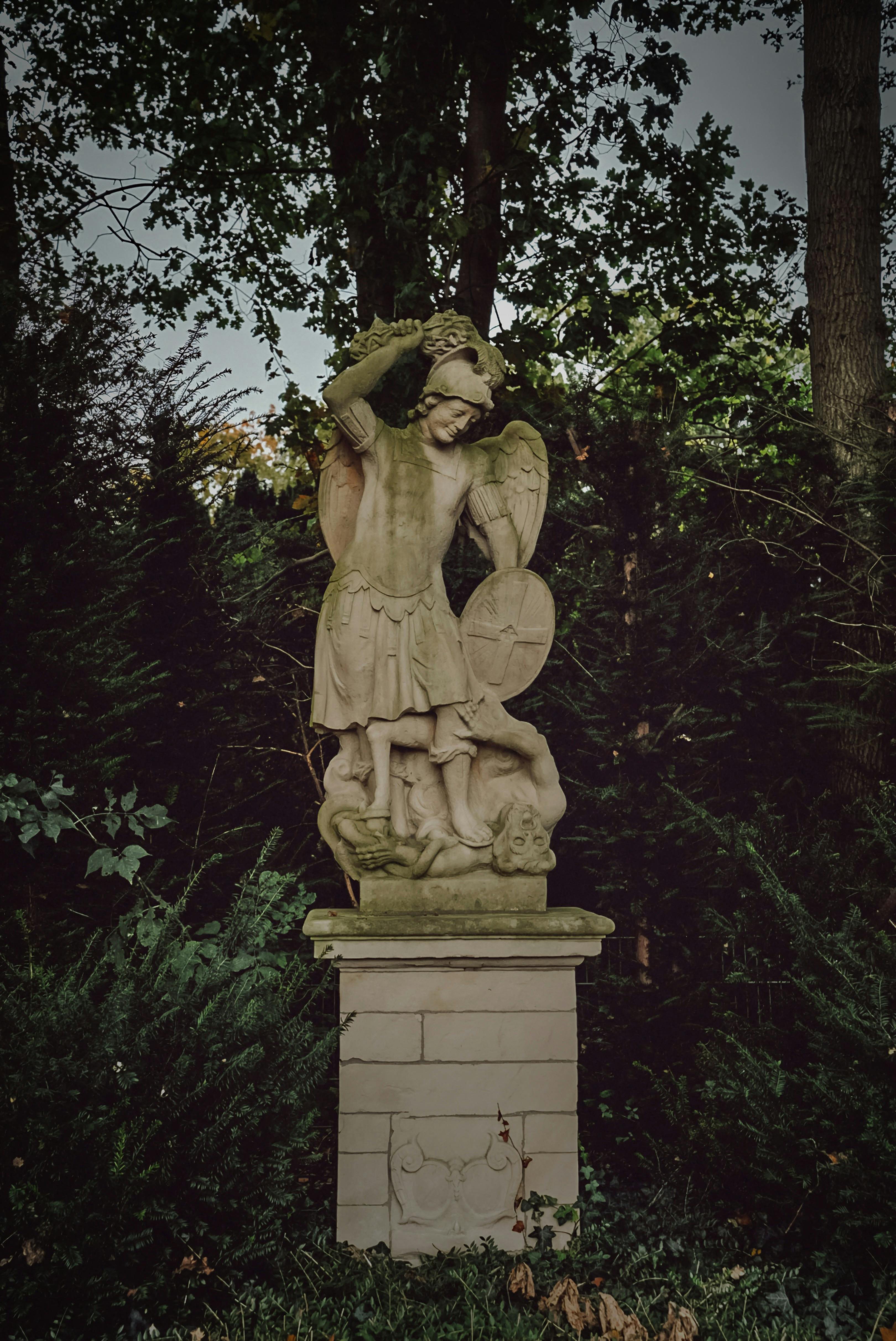 Understanding‌ Classic Silhouettes and Materials