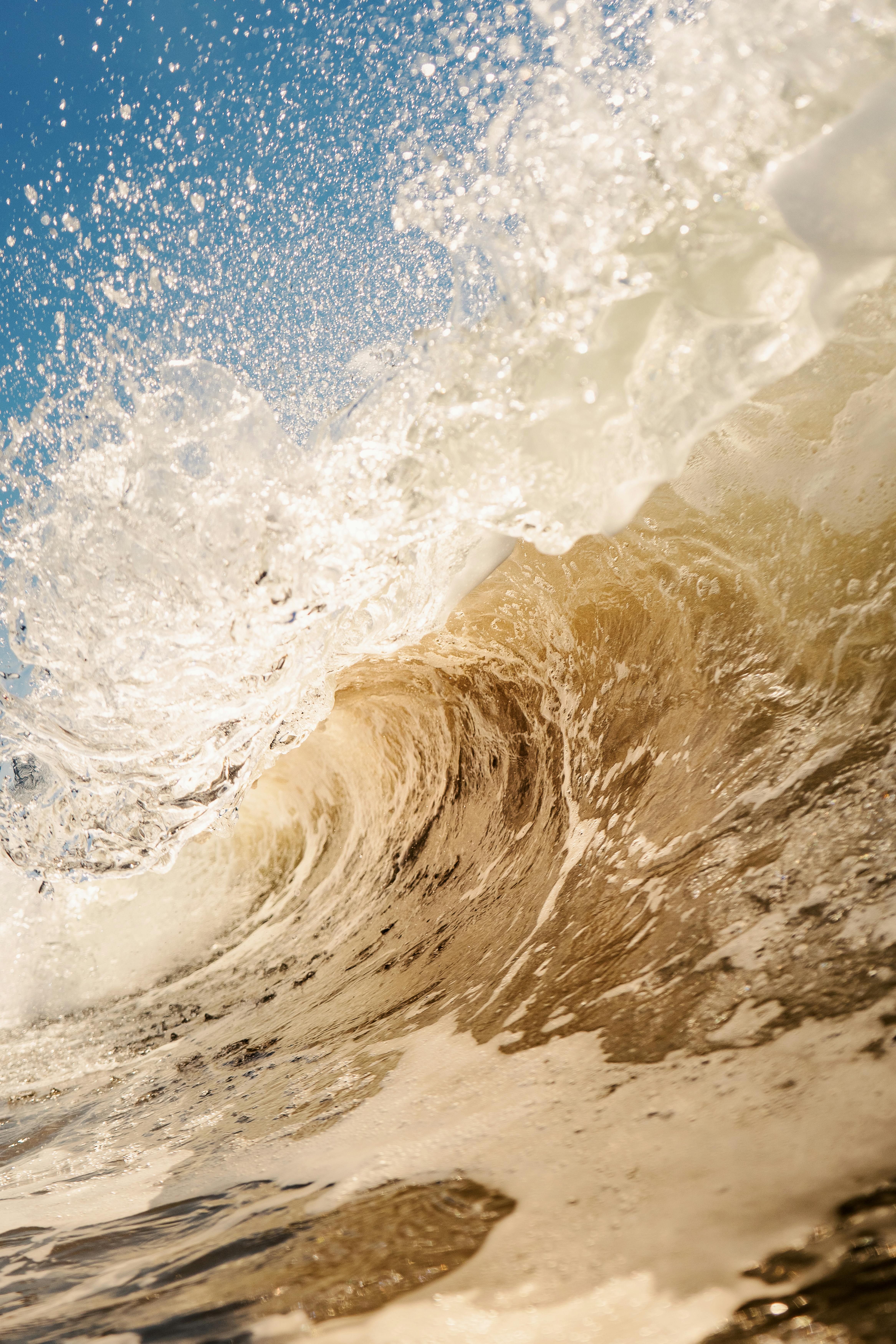 powerful ocean wave at mar del plata argentina