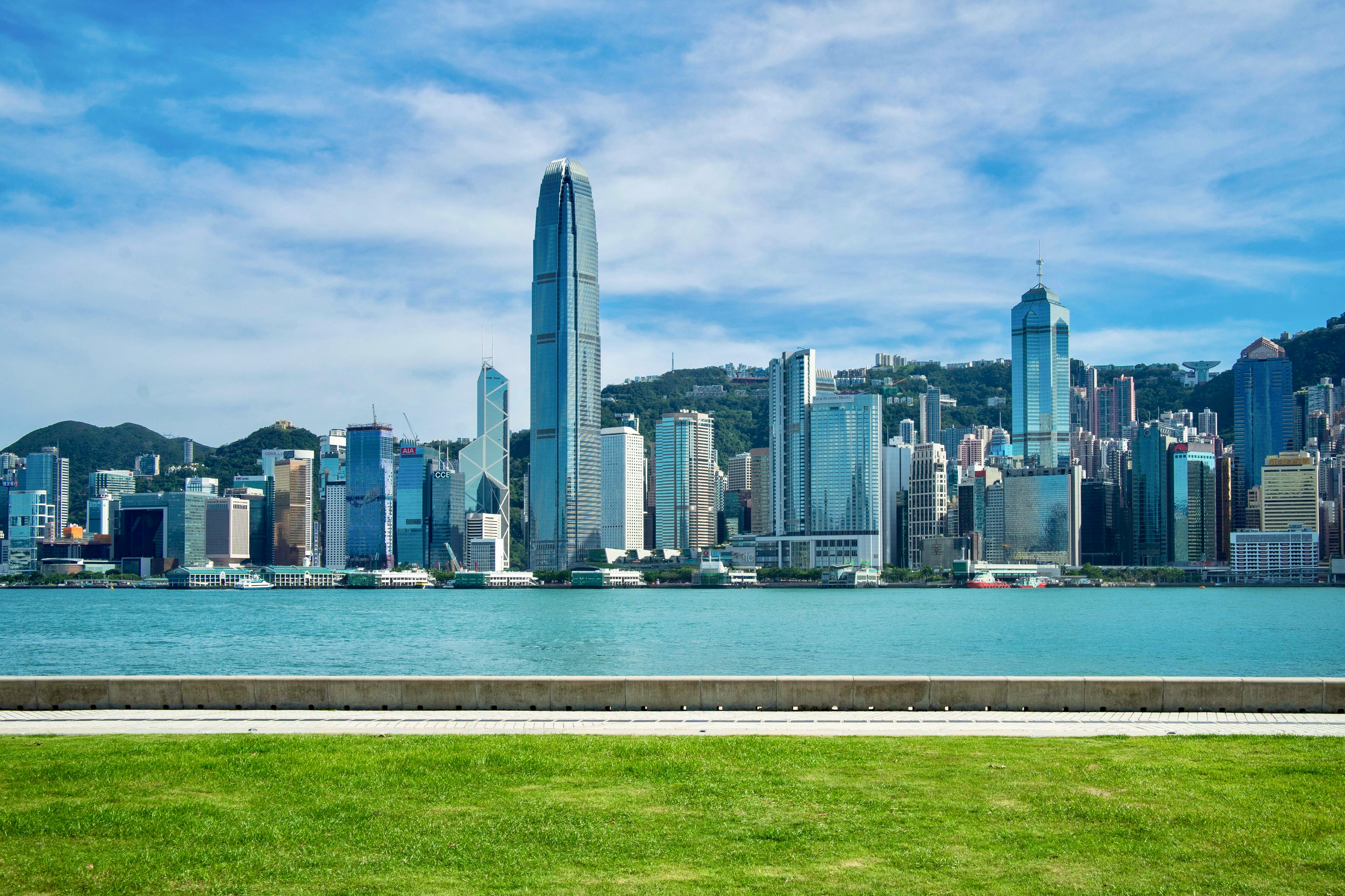 Stunning View of Hong Kong Skyline in Daylight · Free Stock Photo, image size:1125x750