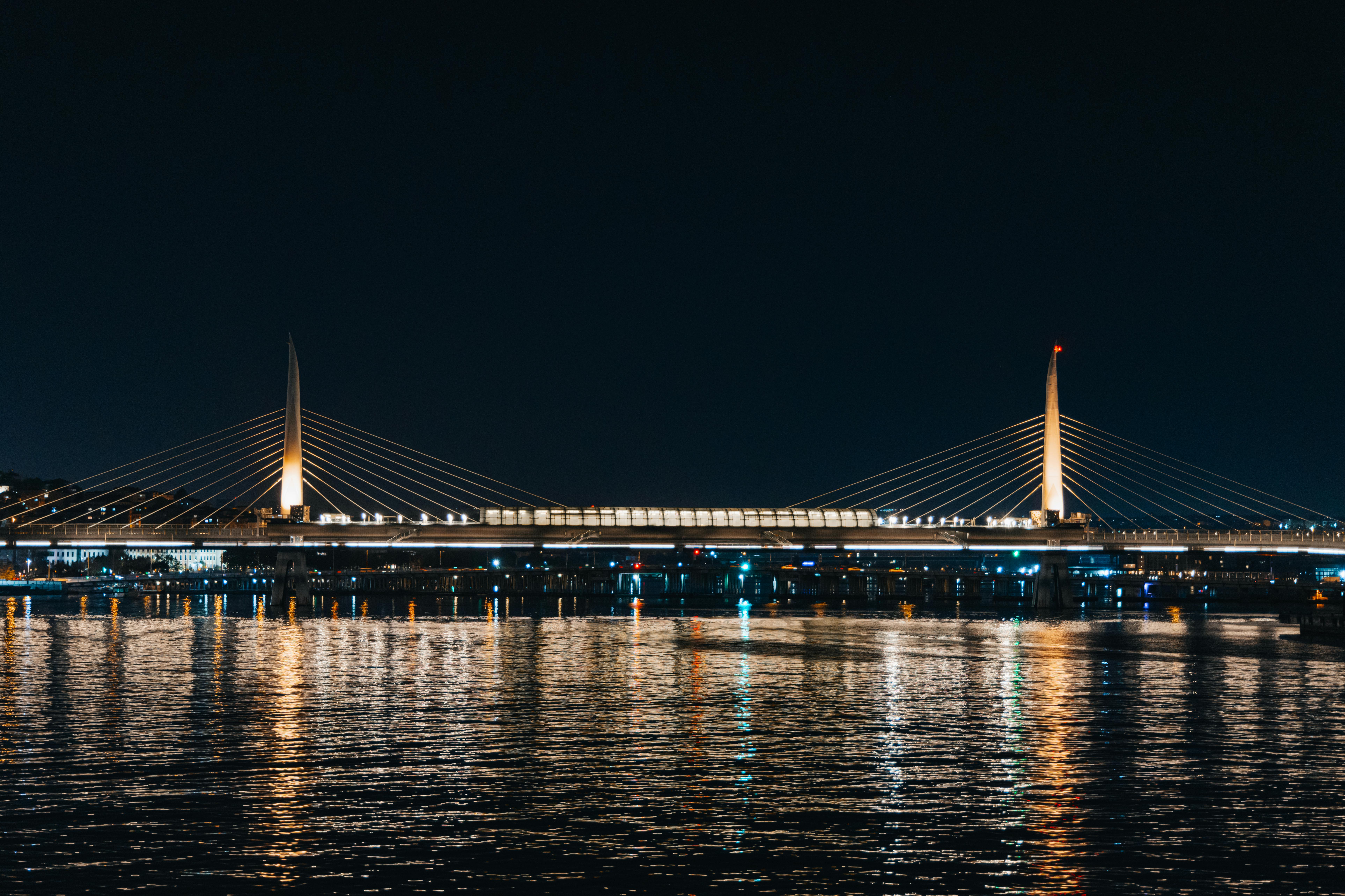 Gratuit Pont Du Métro Corne D'or D'istanbul La Nuit Photos
