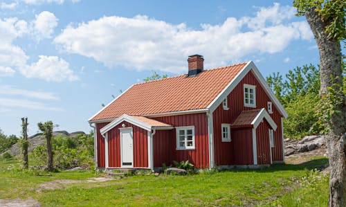 Free Red Barn House Stock Photo