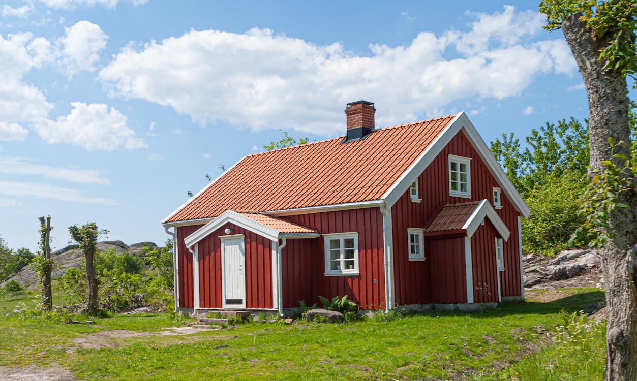 Free Red Barn House Stock Photo