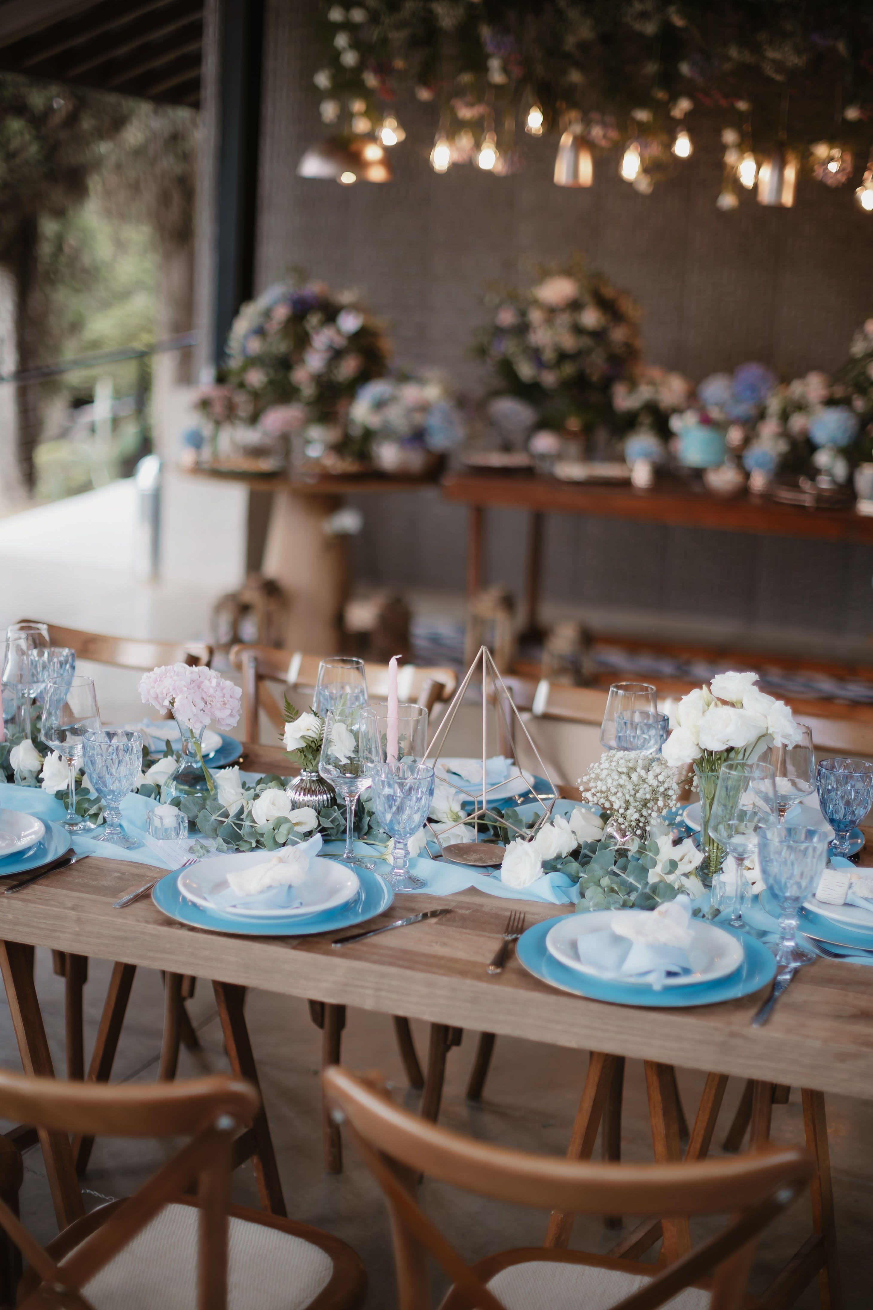 Elegant Outdoor Wedding Reception Table Setup · Free Stock Photo