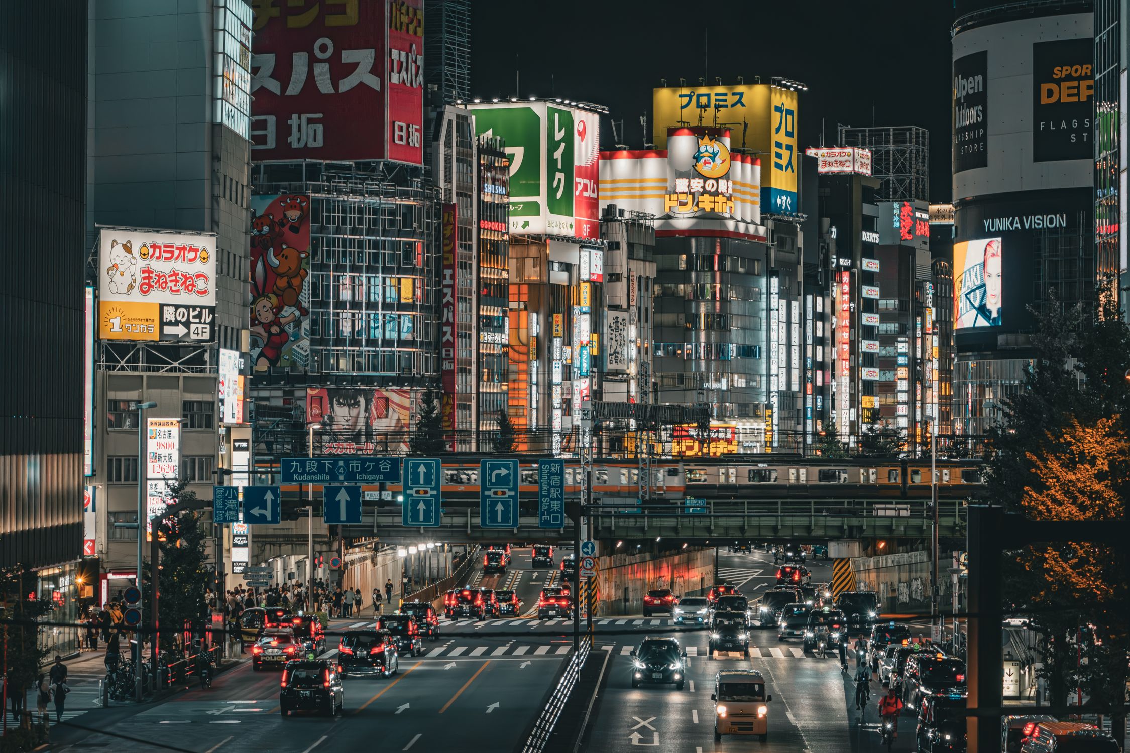 Vibrant Nightlife in Shinjuku, Tokyo · Free Stock Photo