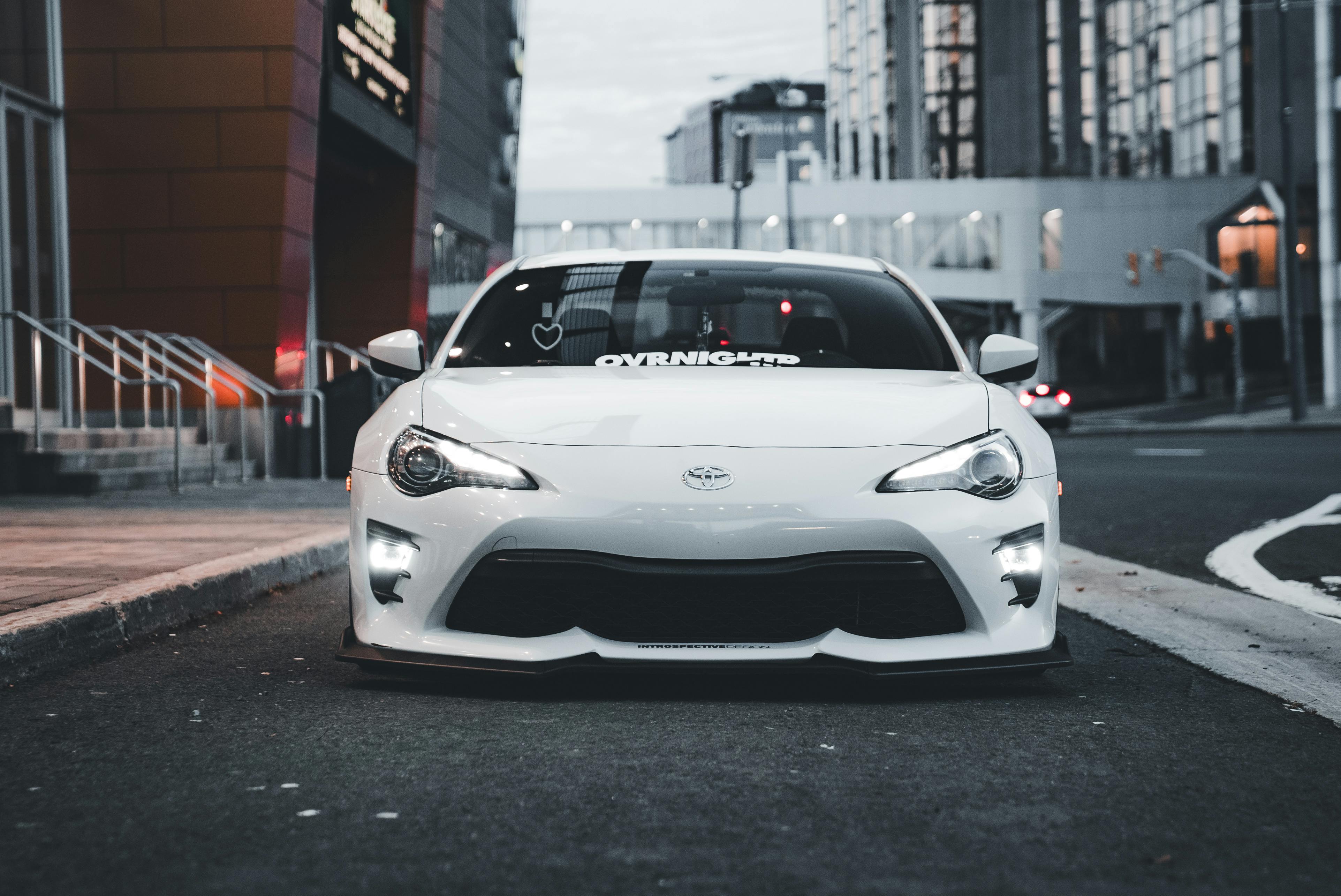 Toyota recalls over 550K cars. See affected models. — Photo by Erik Mclean on Pexels