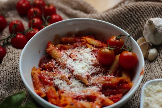 Ready-to-heat Pasta With Tomato-based Sauce And Poultry