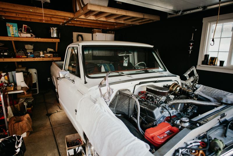 Camioneta pickup en taller