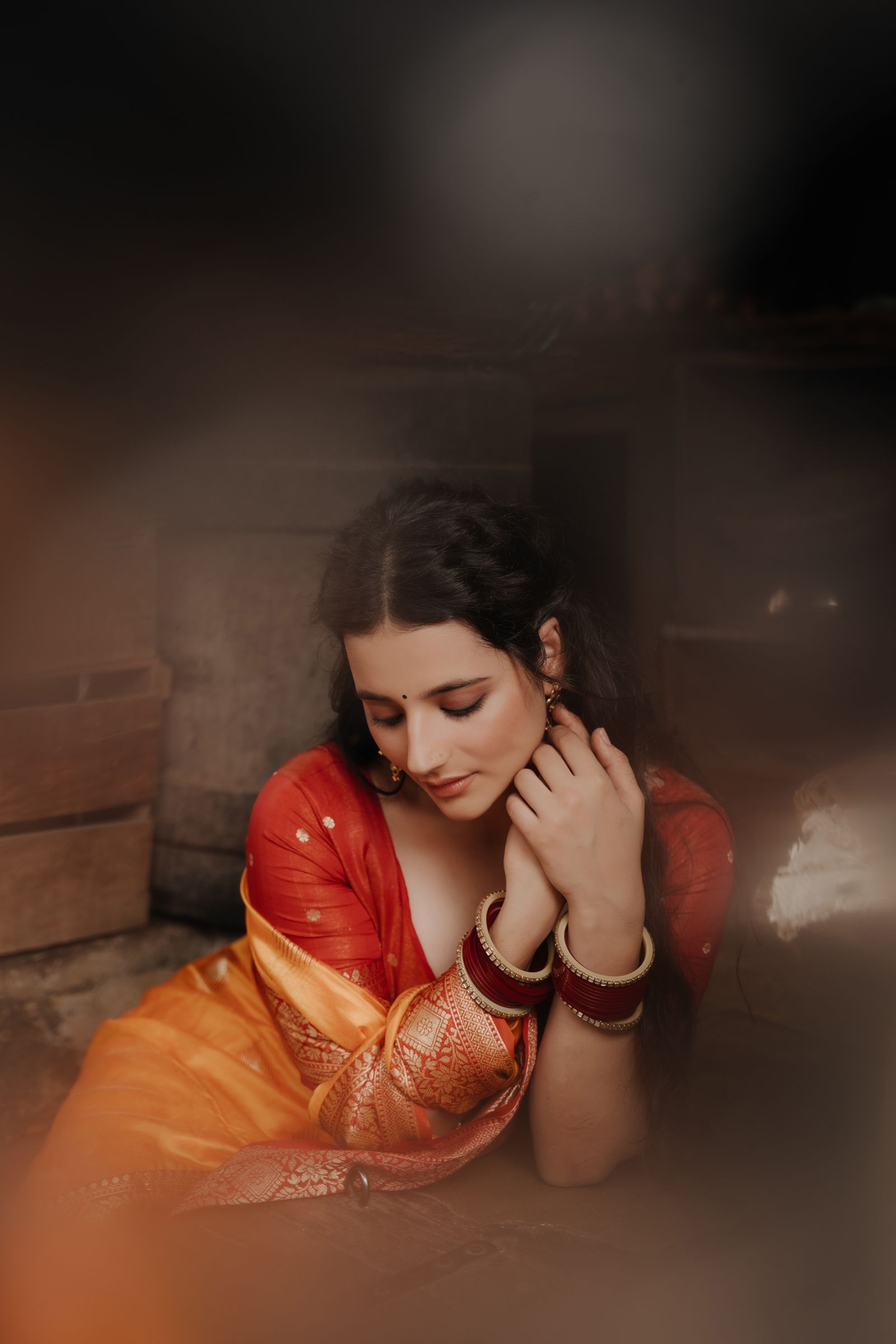 Elegant Woman in Traditional Indian Saree · Free Stock Photo