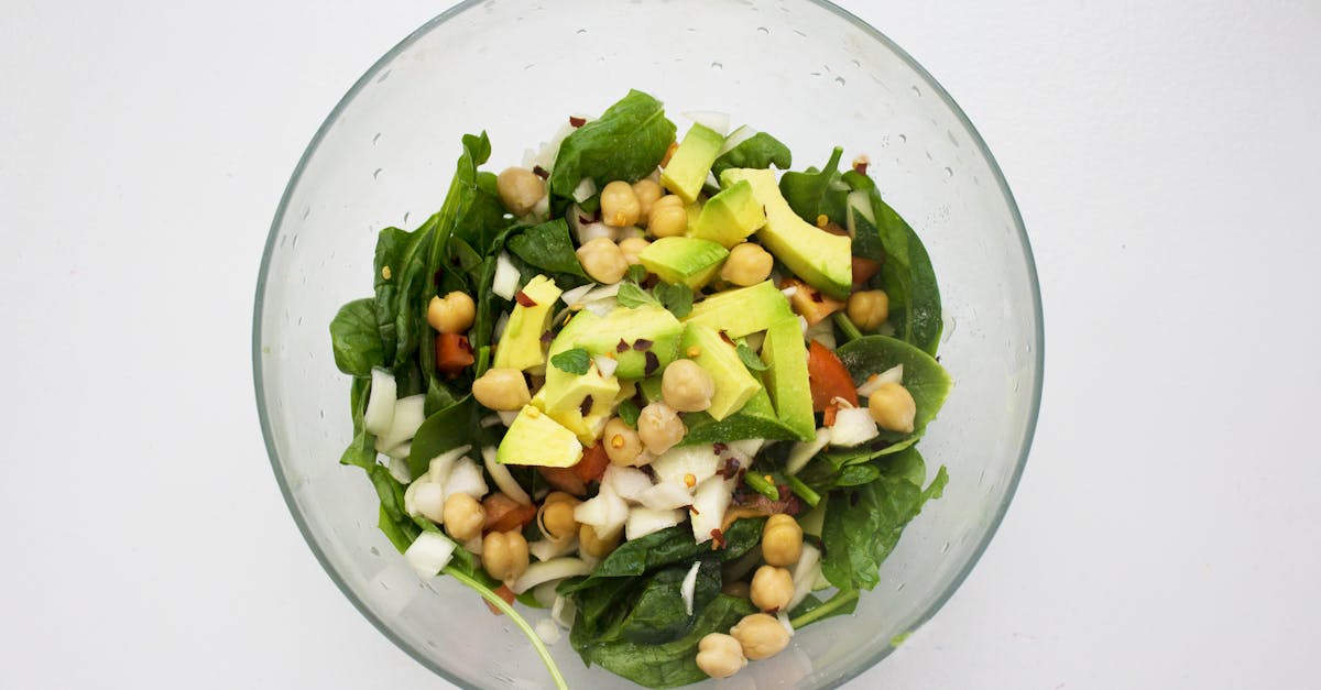 How to cut an avocado for salad