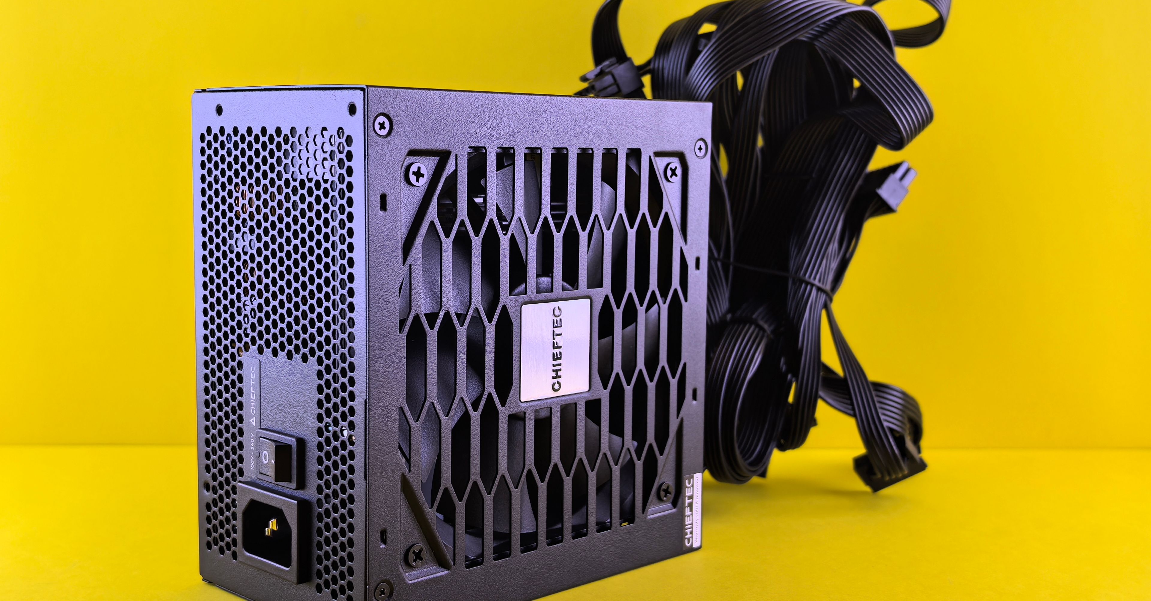 Zasilacz komputerowy do karty RTX 5070