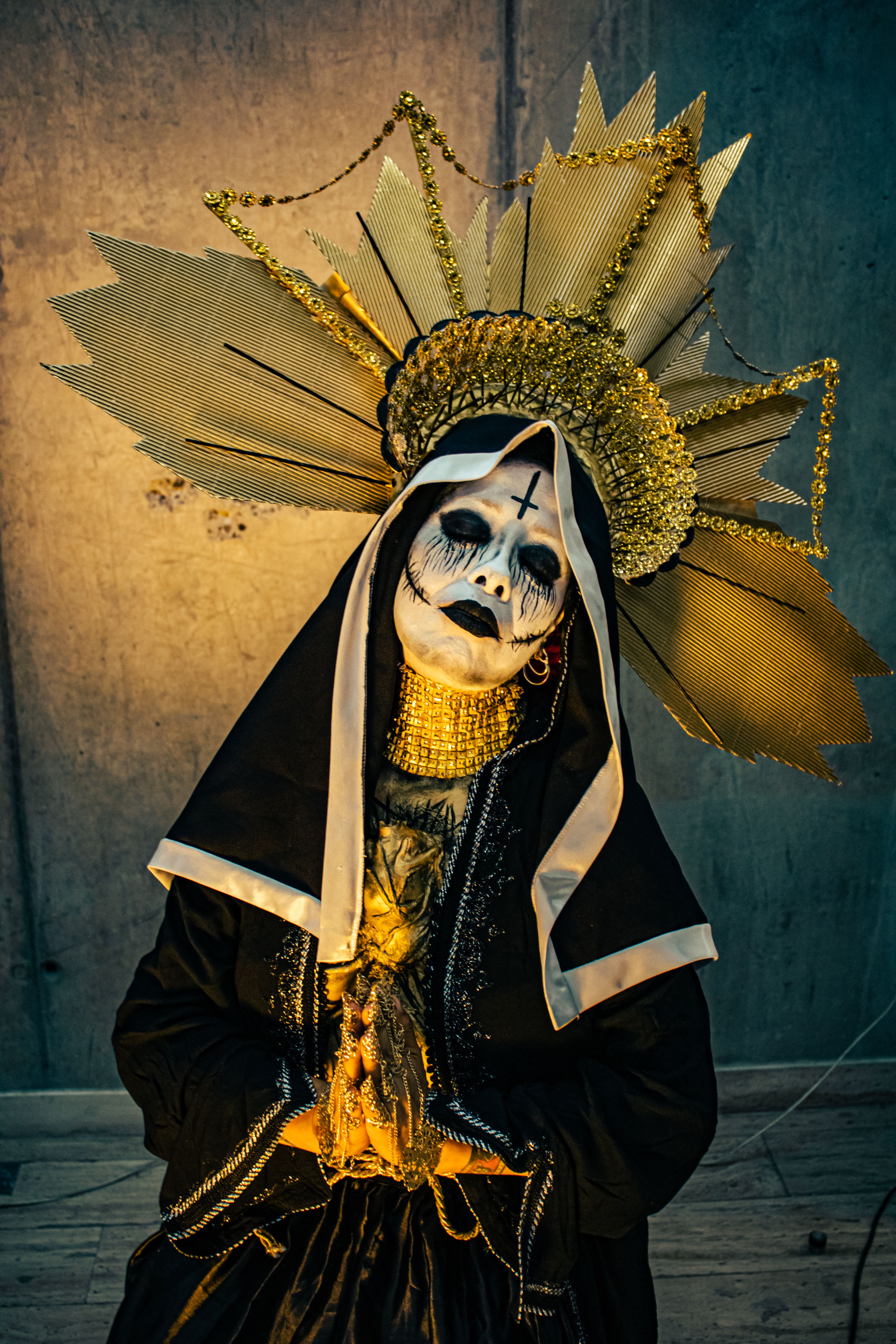 Unique artistic portrait with striking costume and makeup in Mexico City.
