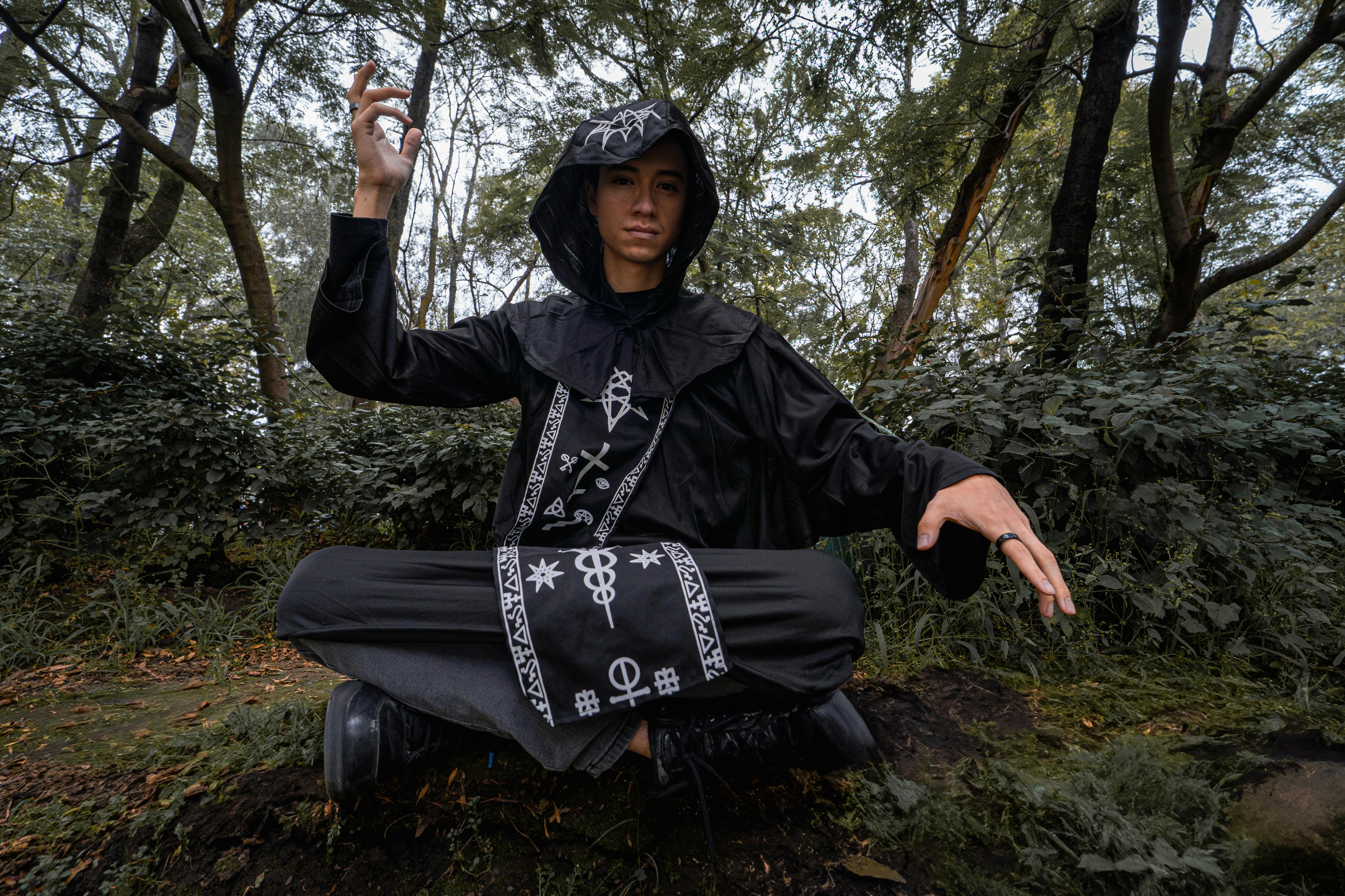 3 Fantasy Series Like A Discovery of Witches to Stream Now — Photo by Israyosoy S. on Pexels