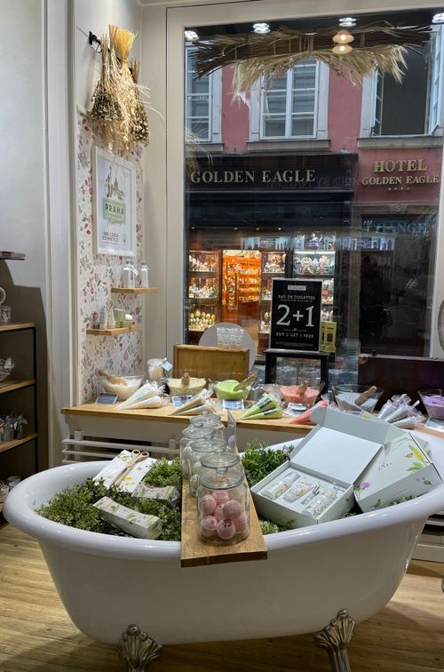 Free cosmetics shop Stock Photo