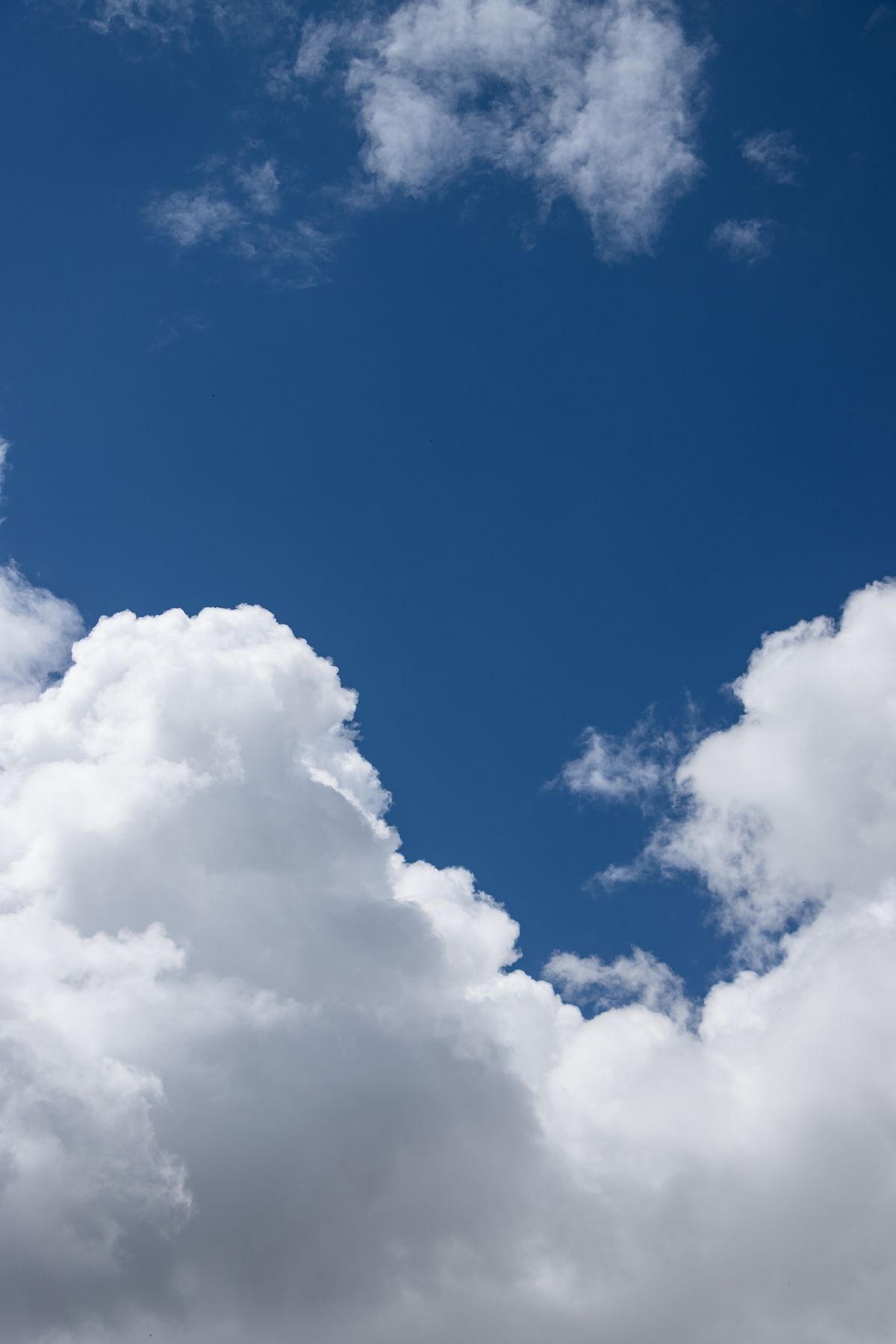 Blue Sky Wallpaper 4k Photos, Download The BEST Free Blue Sky Wallpaper ...