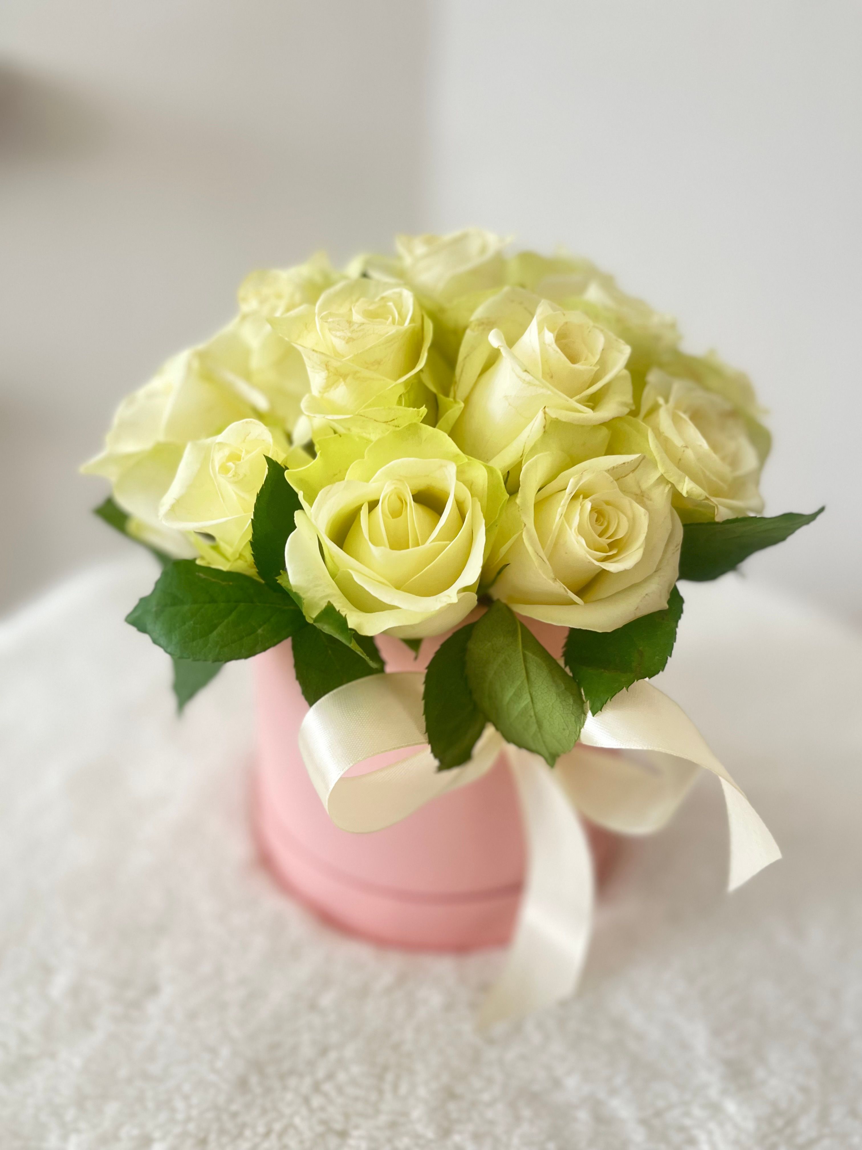 Elegant White Rose Bouquet In Pink Box Display Free Stock Photo