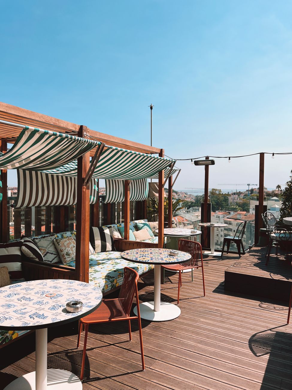 Maré Alta Rooftop bereitet musikalische Reise in die 80er und 90er Jahre vor