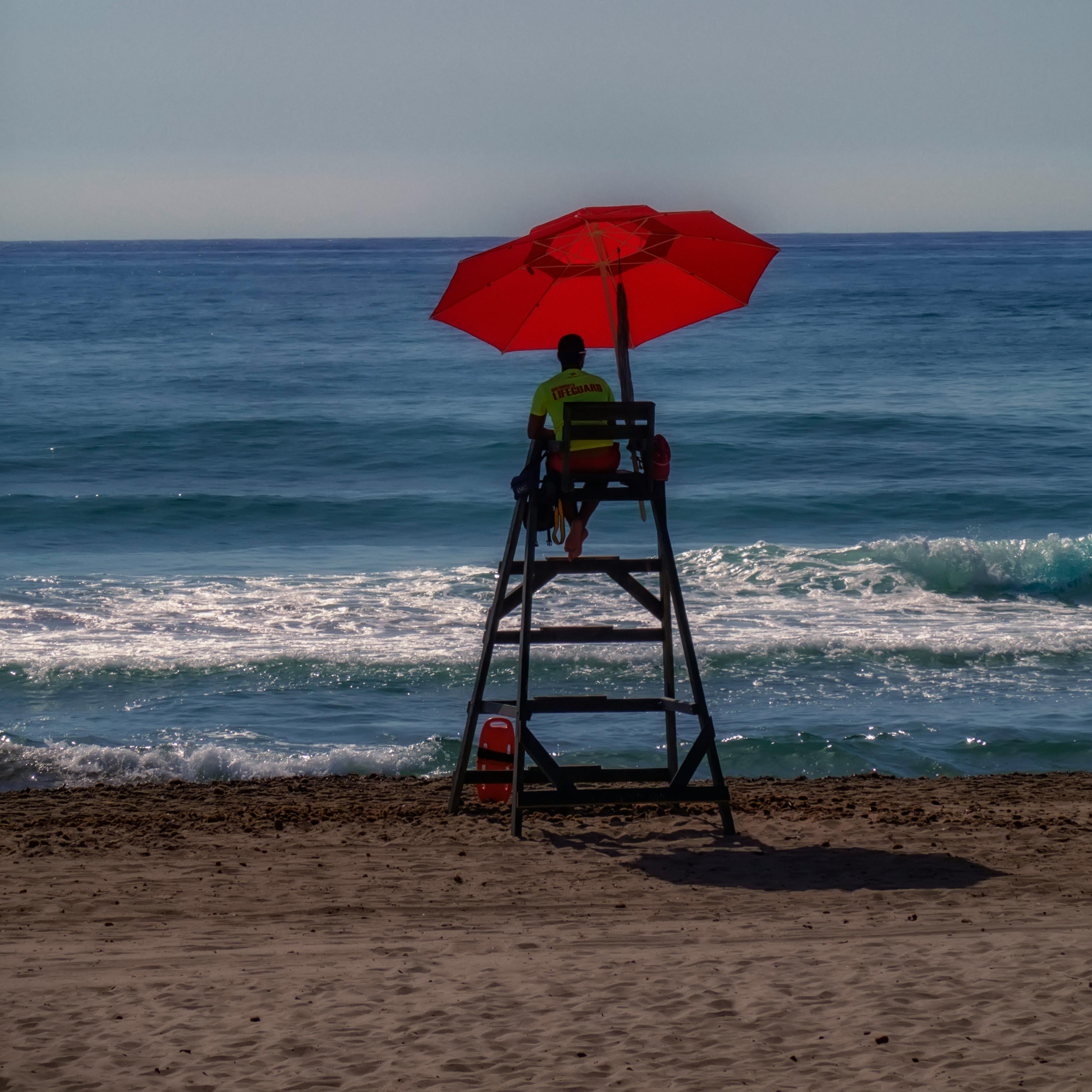 Lifeguard overlooking El Campello beach
