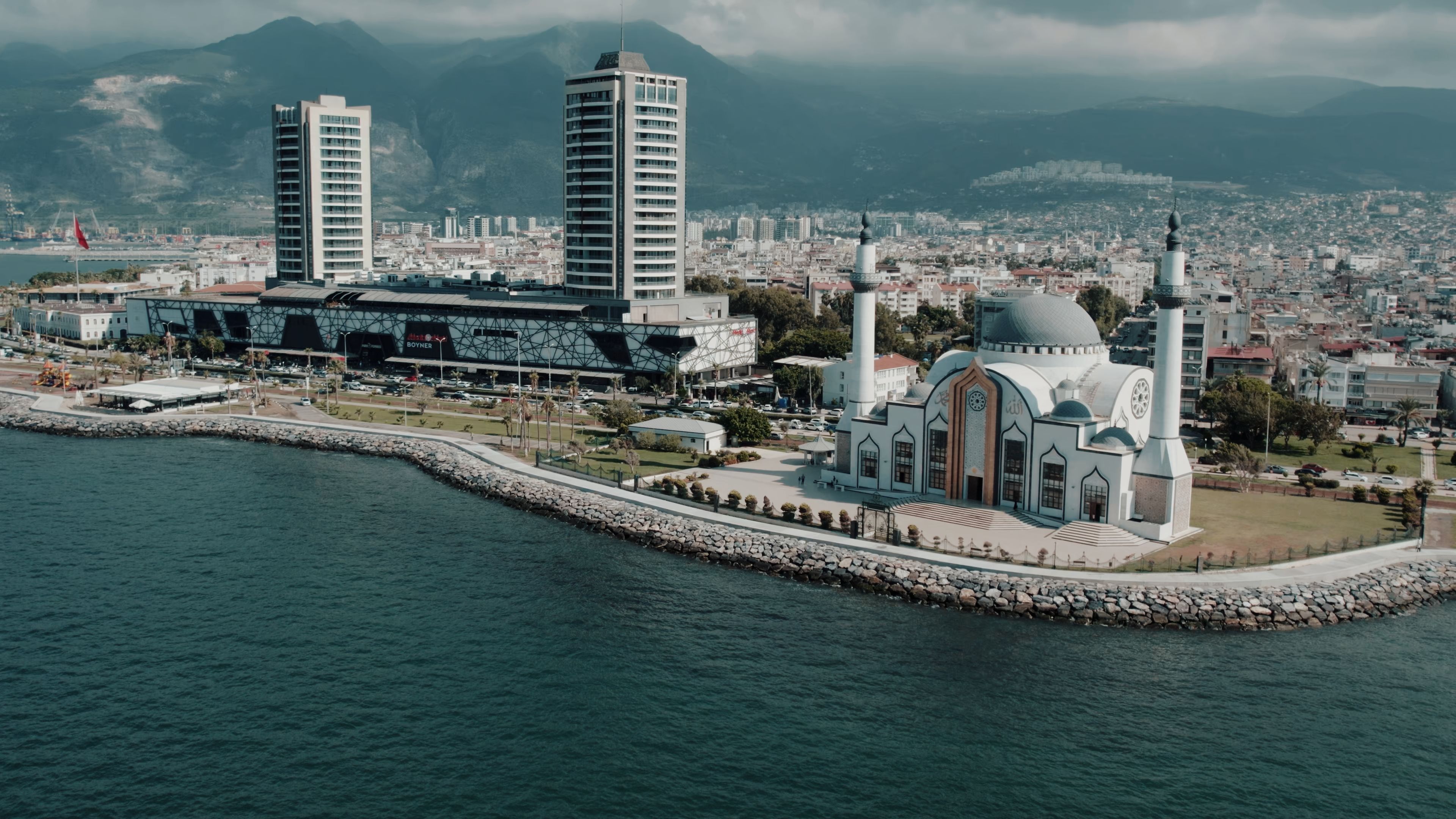 Scenic Aerial View of İskenderun Mosque by the Coast · Free Stock Photo