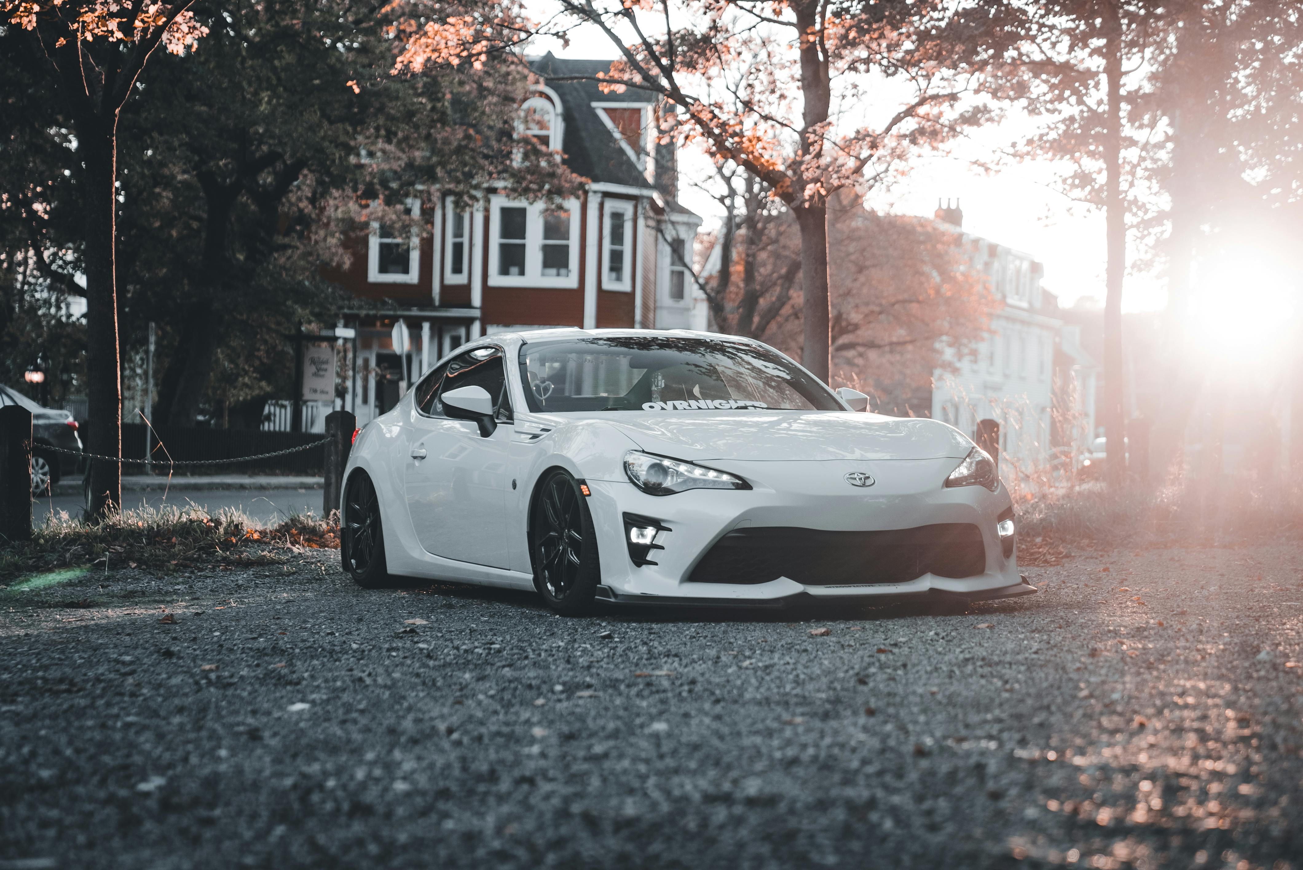 Toyota recalls over 9,000 Lexus vehicles amid fuel pump failure risk — Photo by Erik Mclean on Pexels
