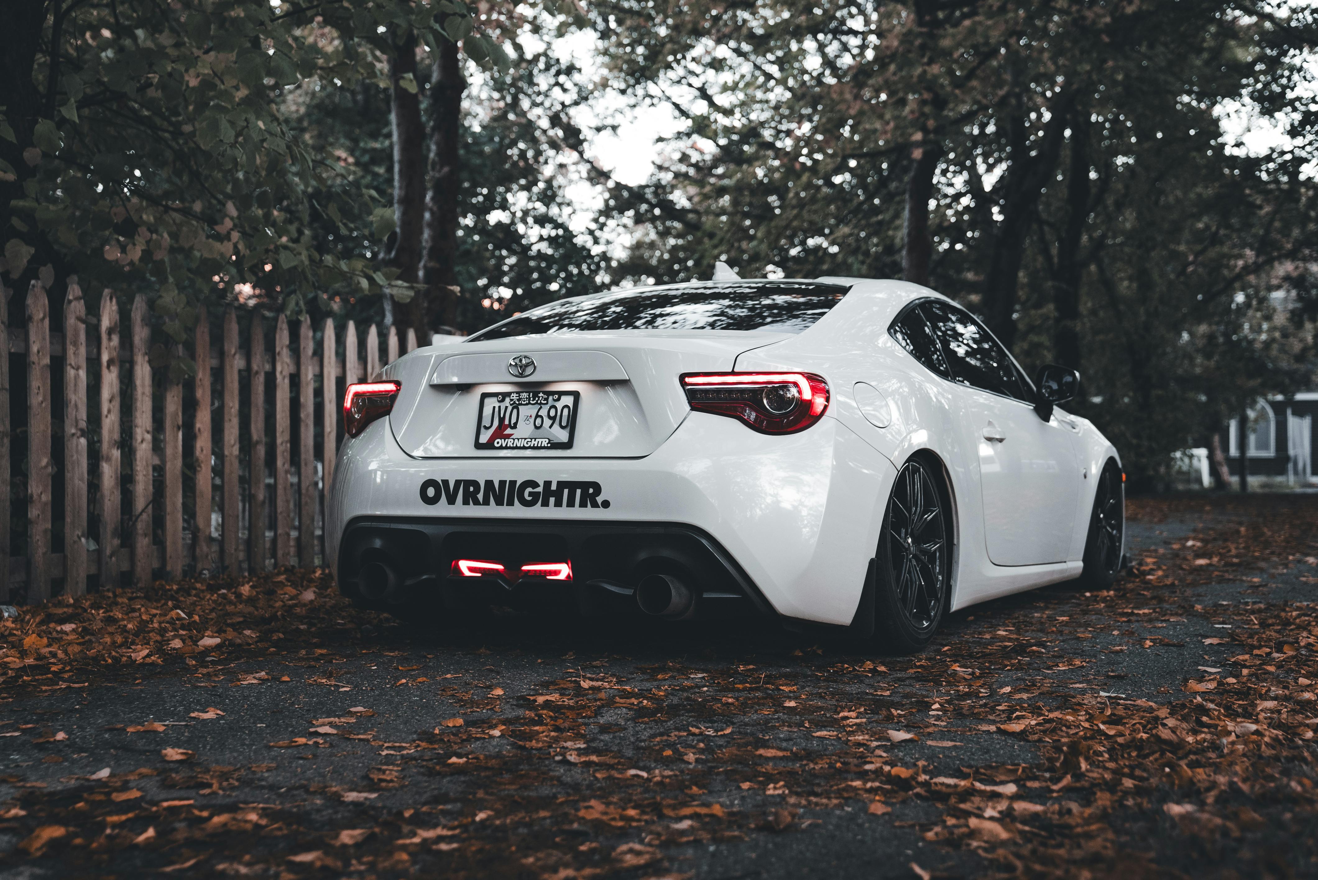 Toyota recalls over 550K cars. See affected models. — Photo by Erik Mclean on Pexels