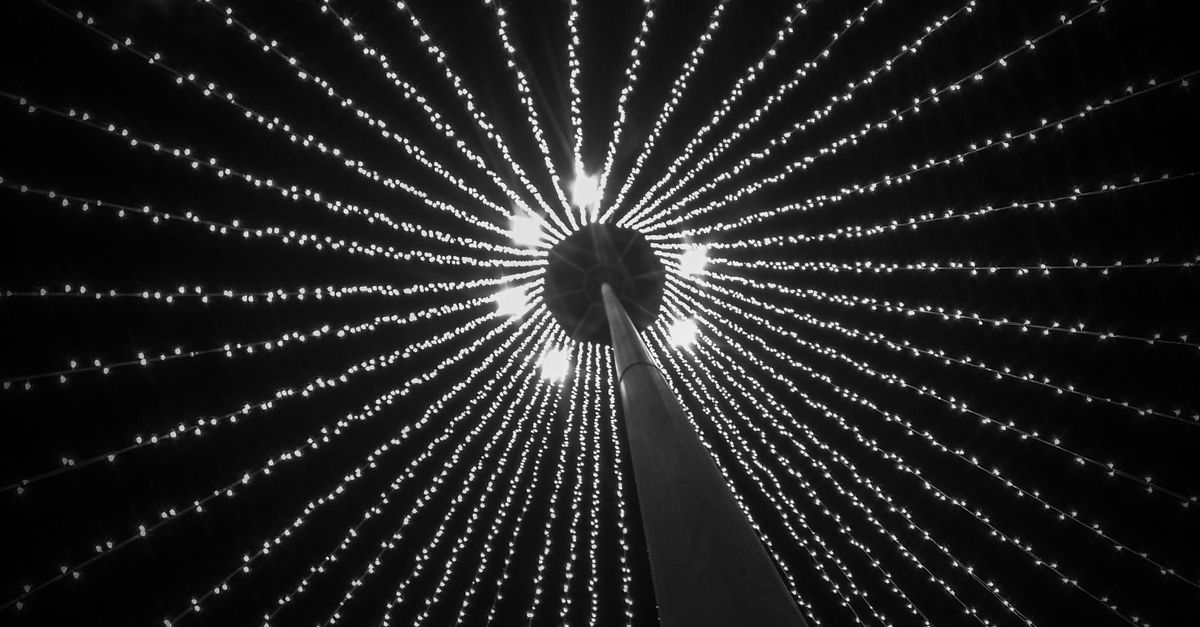 Black and White Light Pattern from Below · Free Stock Photo