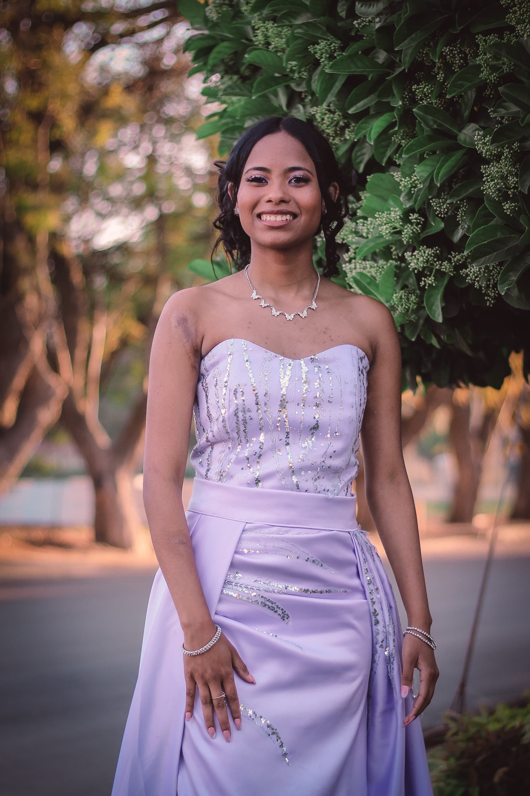 The Best Jewelry to Wear With Your Prom Dress