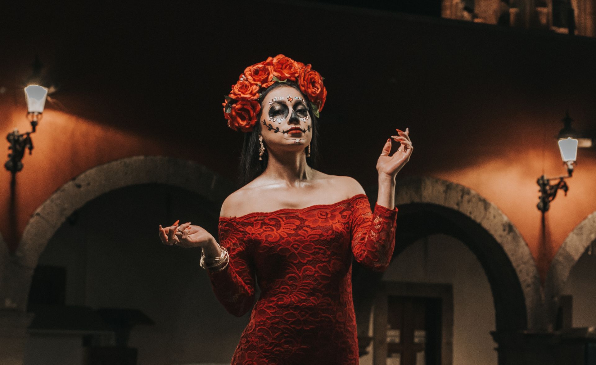 Elegant Día de los Muertos Makeup and Attire