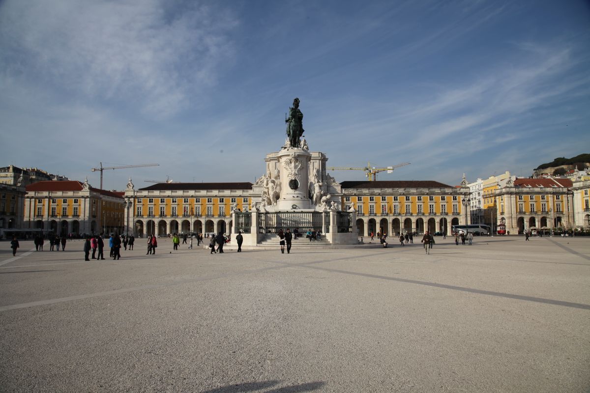 Statuia ecvestra a regelui Jose I in Praca do Comercio