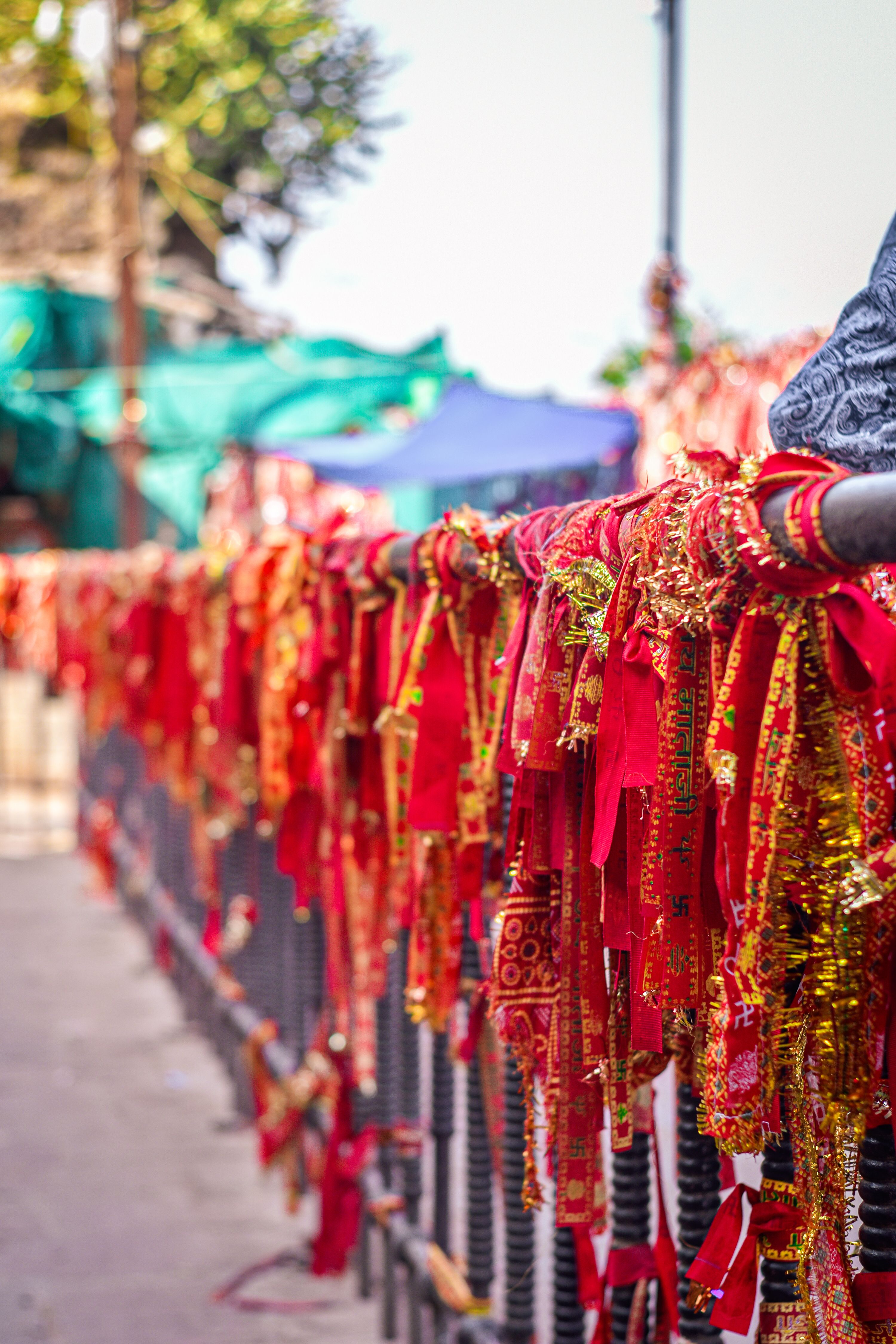 Vibrant Red Prayer Flags at Pavagadh Temple · Free Stock Photo