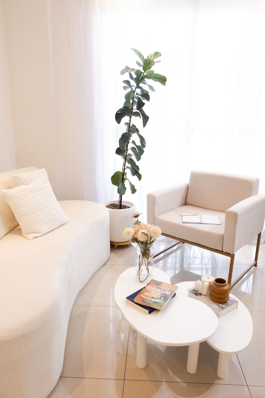 Fresh, tidy living room