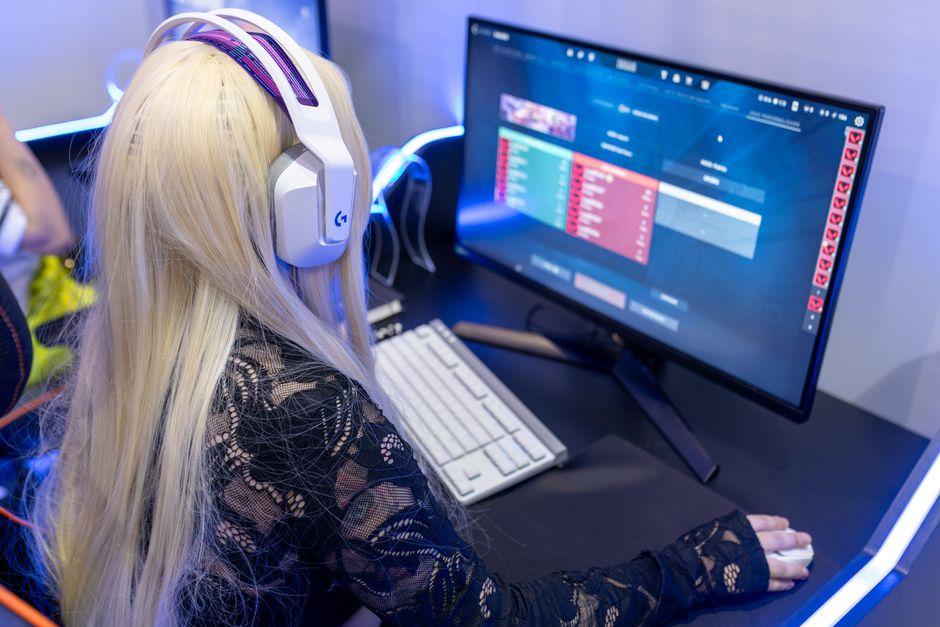 razer vs logitech gaming gear 2026