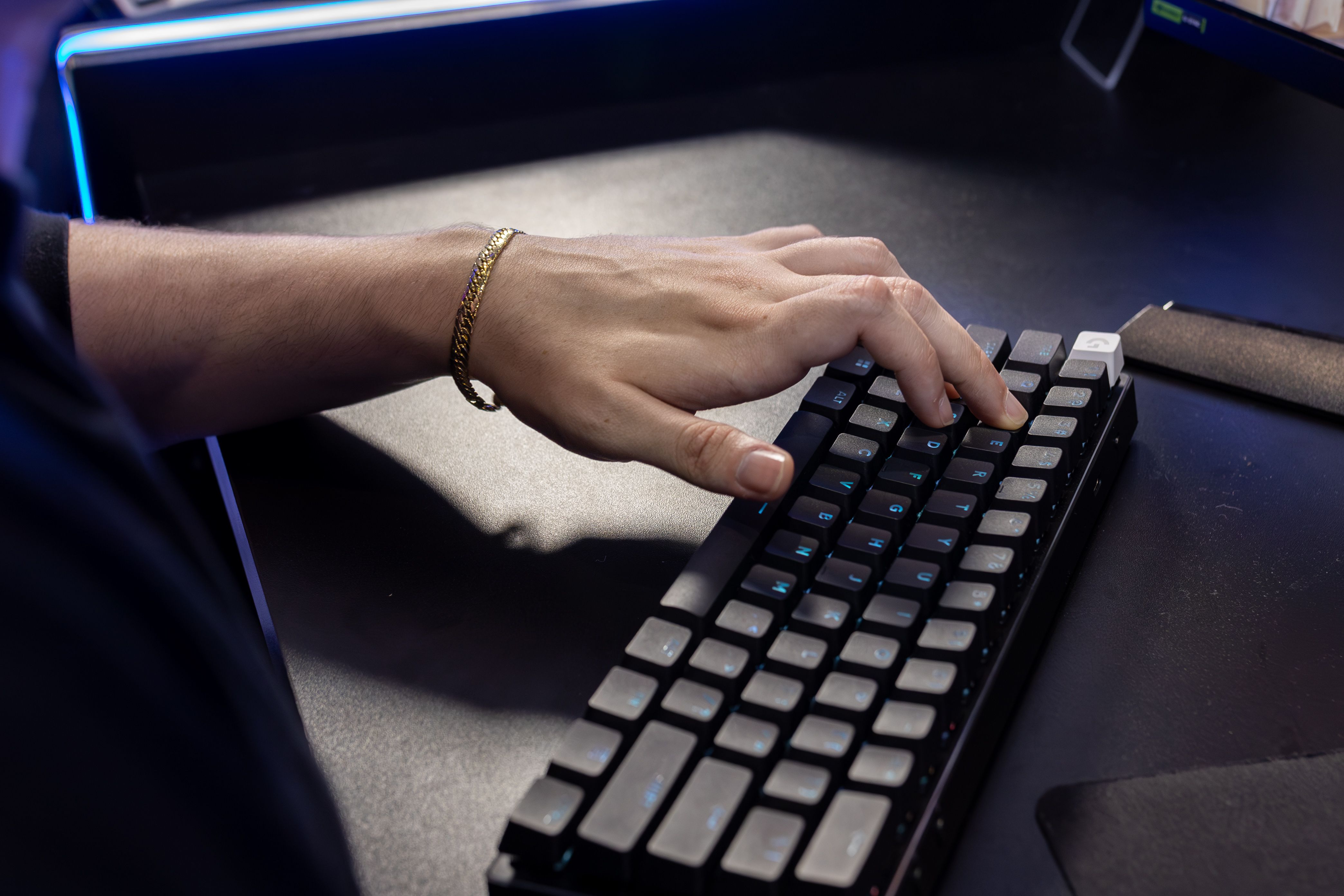 Best Keyboards 2026: Wireless, Ergonomic, and Mechanical Picks for Work