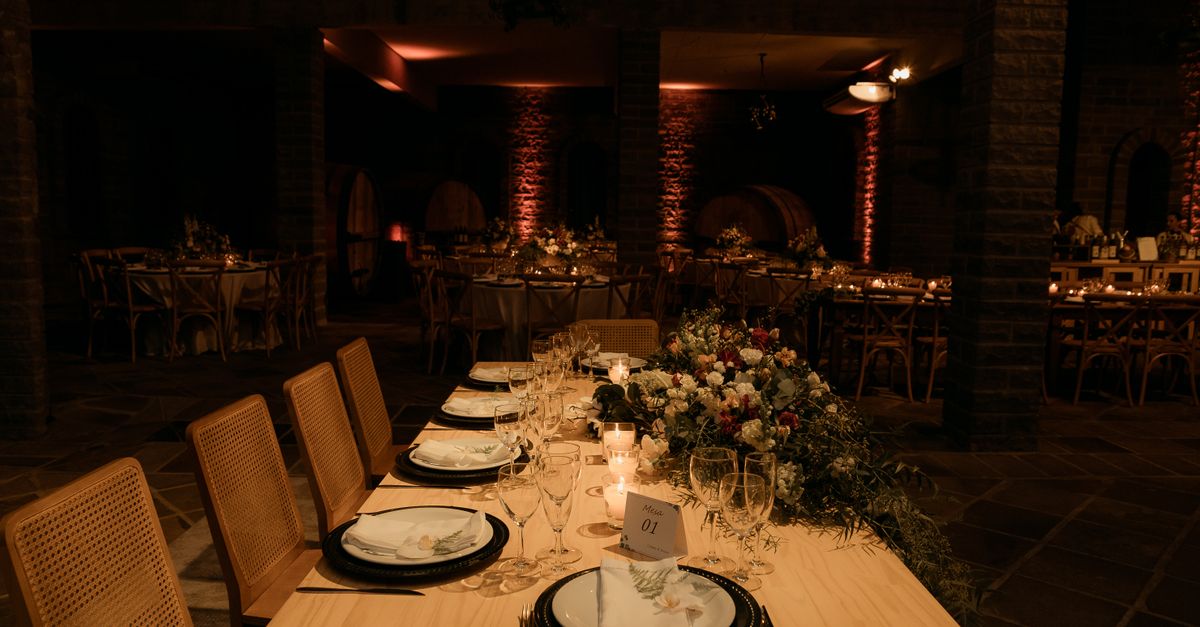 Crystal Chandeliers and Crimson Blooms Set the Tone for This Chianti Wedding Weekend
