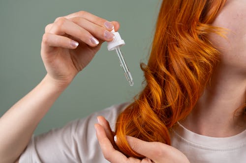 These Haircare Habits Can Save You From Winter Dryness