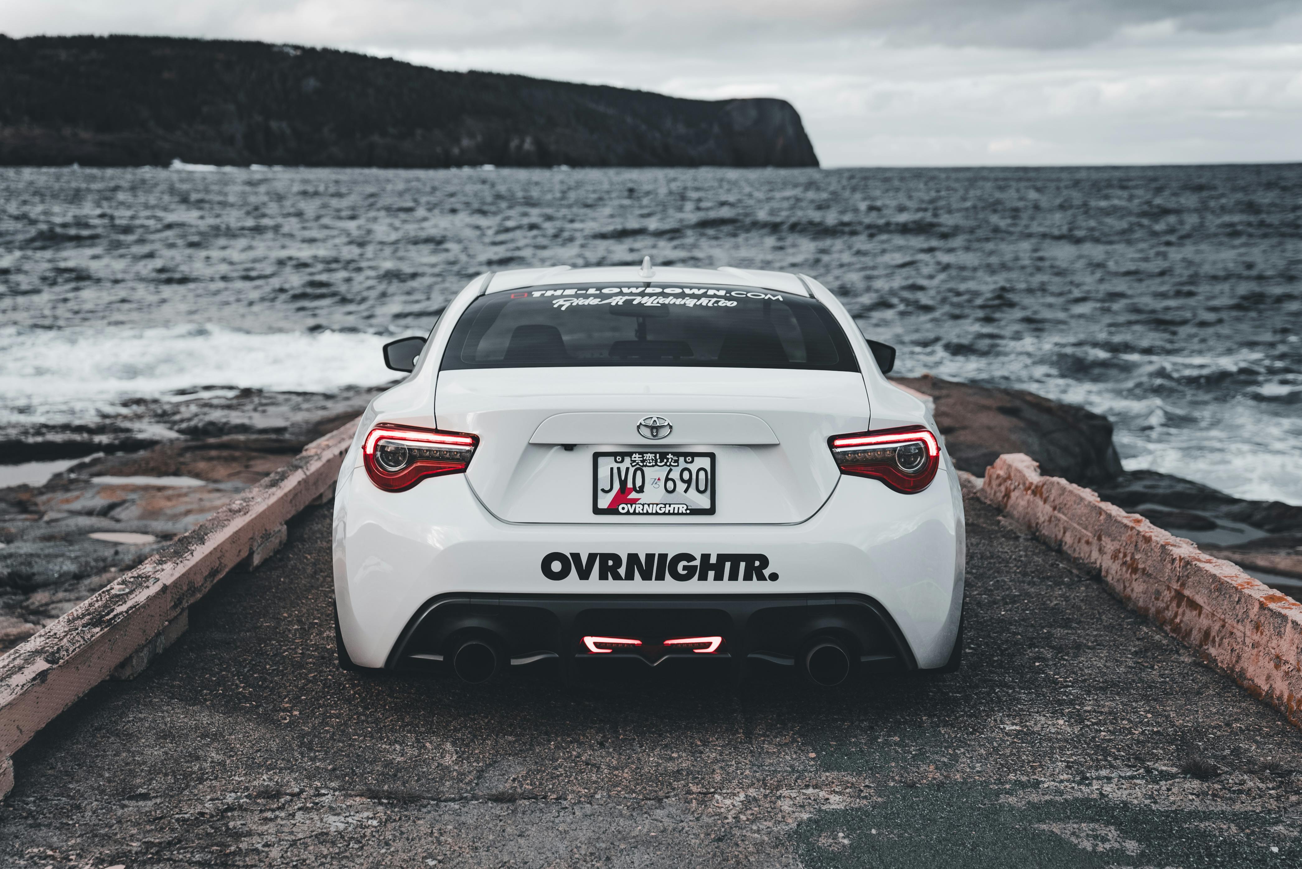 Toyota recalls 550,000 vehicles over seat defect — Photo by Erik Mclean on Pexels