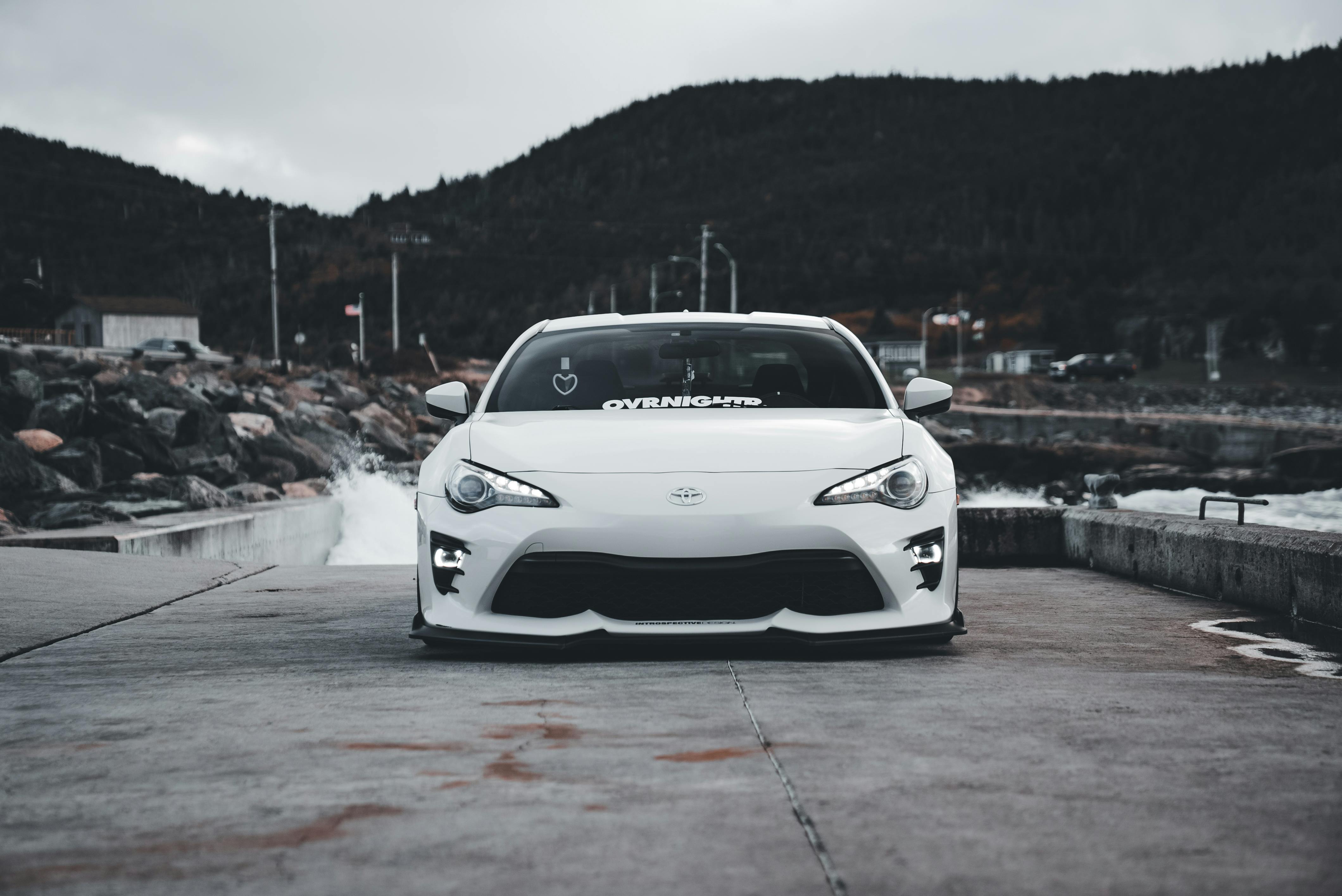 Toyota recalls 550,000 cars over defective seat problem — Photo by Erik Mclean on Pexels