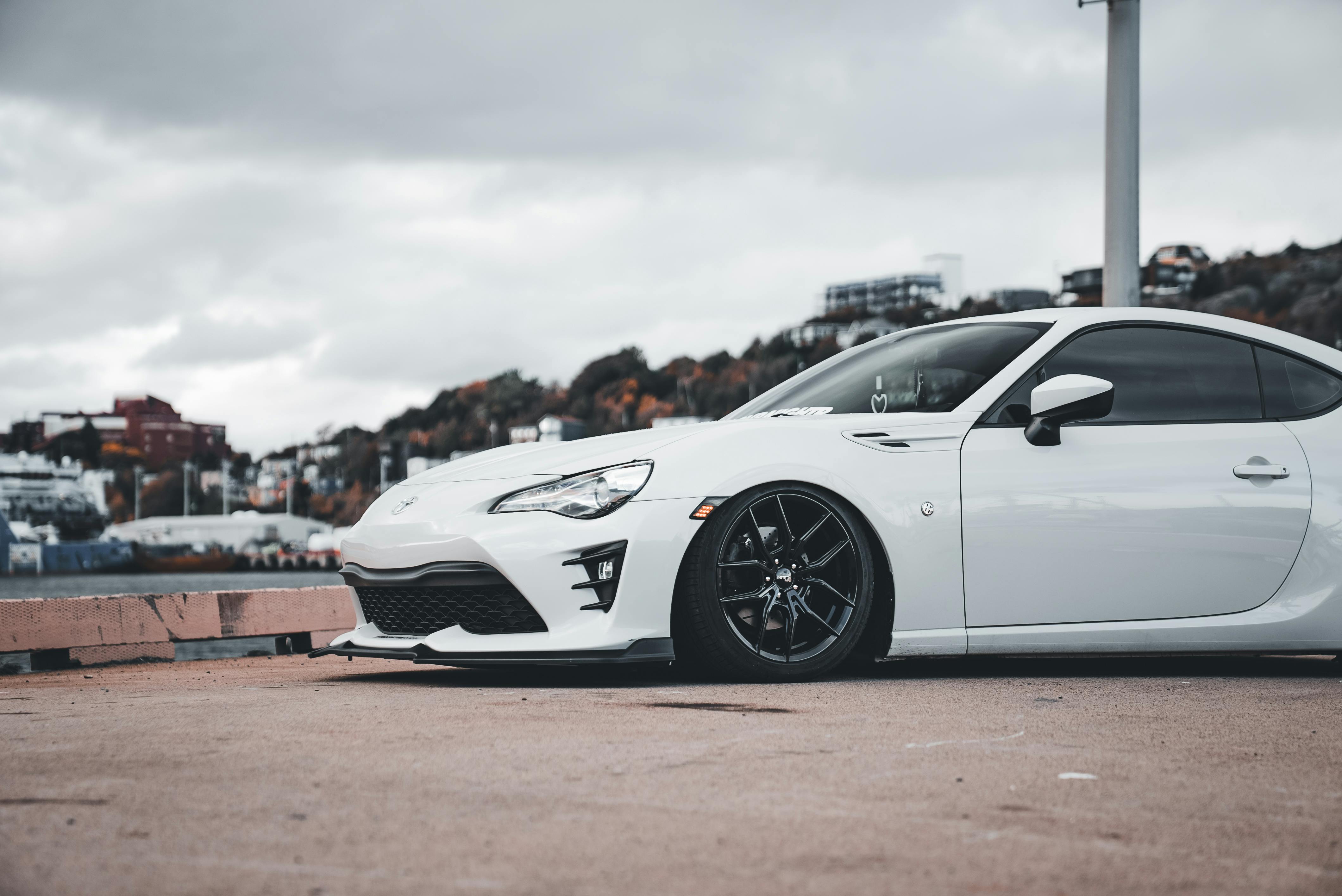 fitment architecture automotive data integration — Photo by Erik Mclean on Pexels