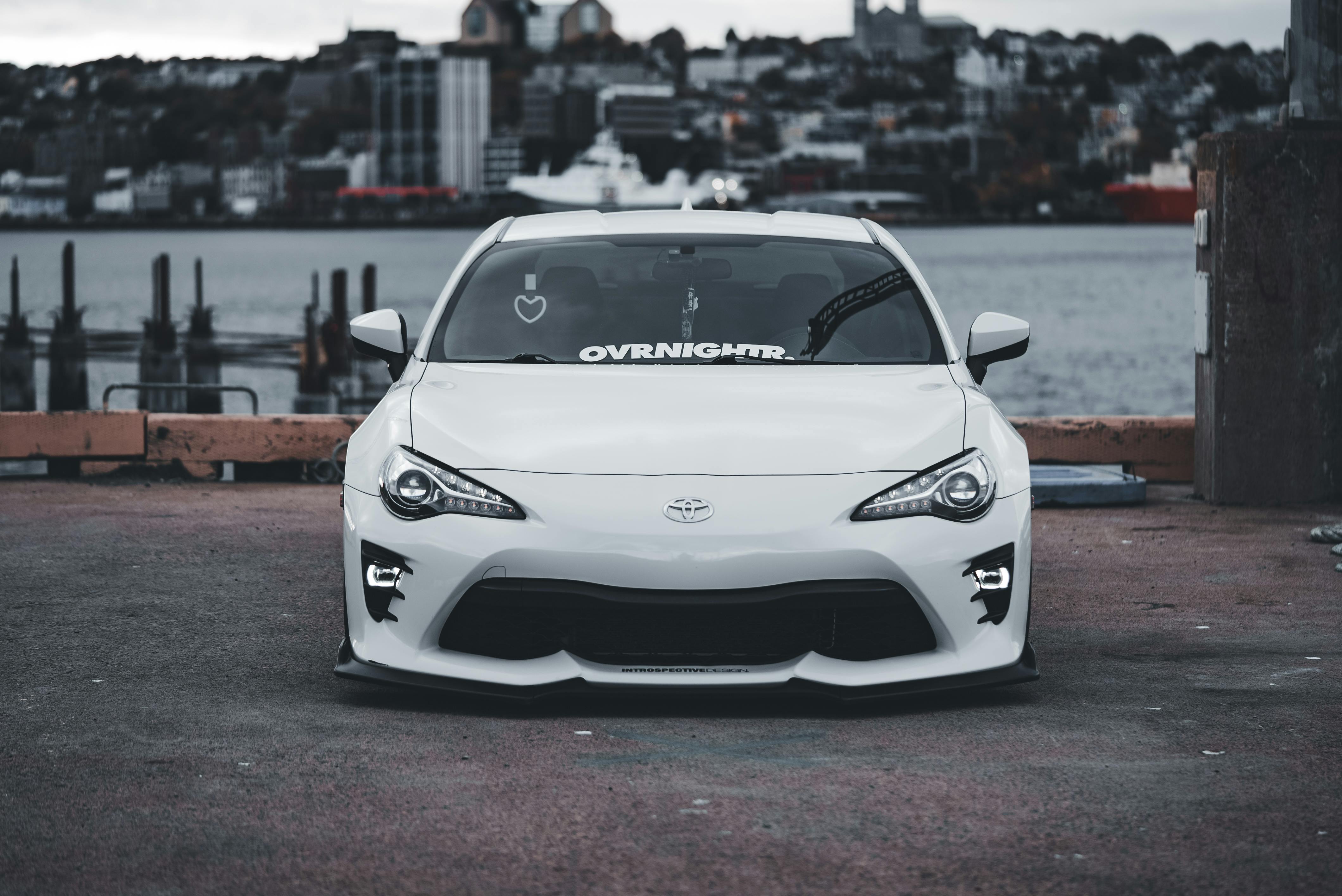 Toyota recalls over 550K cars. See affected models. — Photo by Erik Mclean on Pexels