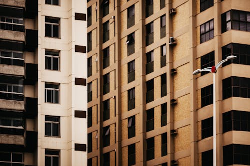 Beige Betonnen Gebouw