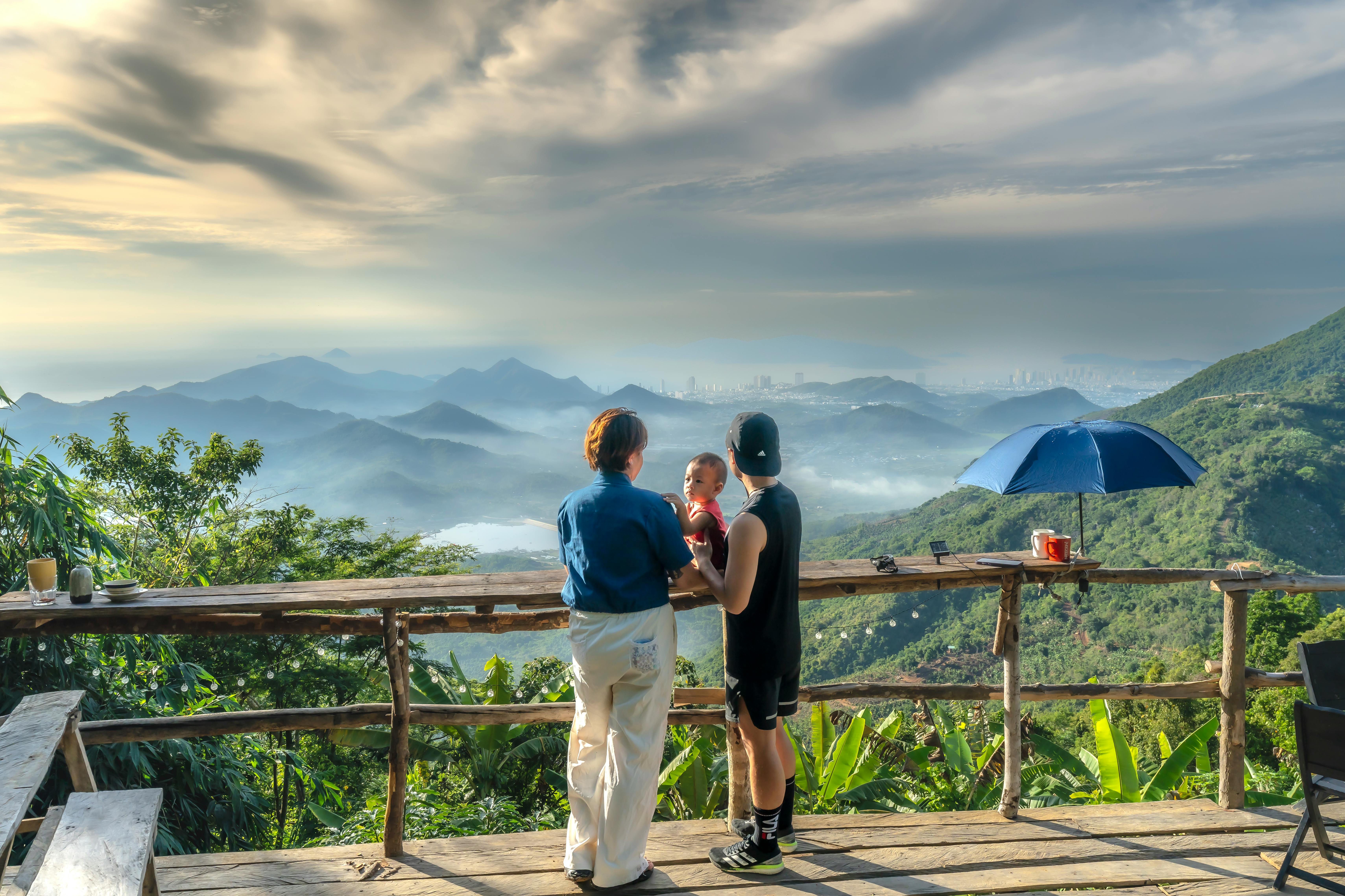 family travel, family traveller live, family travel insurance, family travel tips, family travel hacks, family travel tours, 