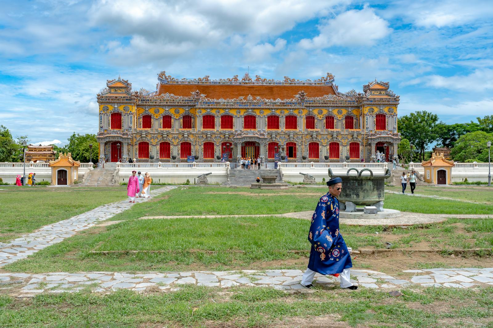 Vietnamese Palace Photos, Download The BEST Free Vietnamese Palace ...