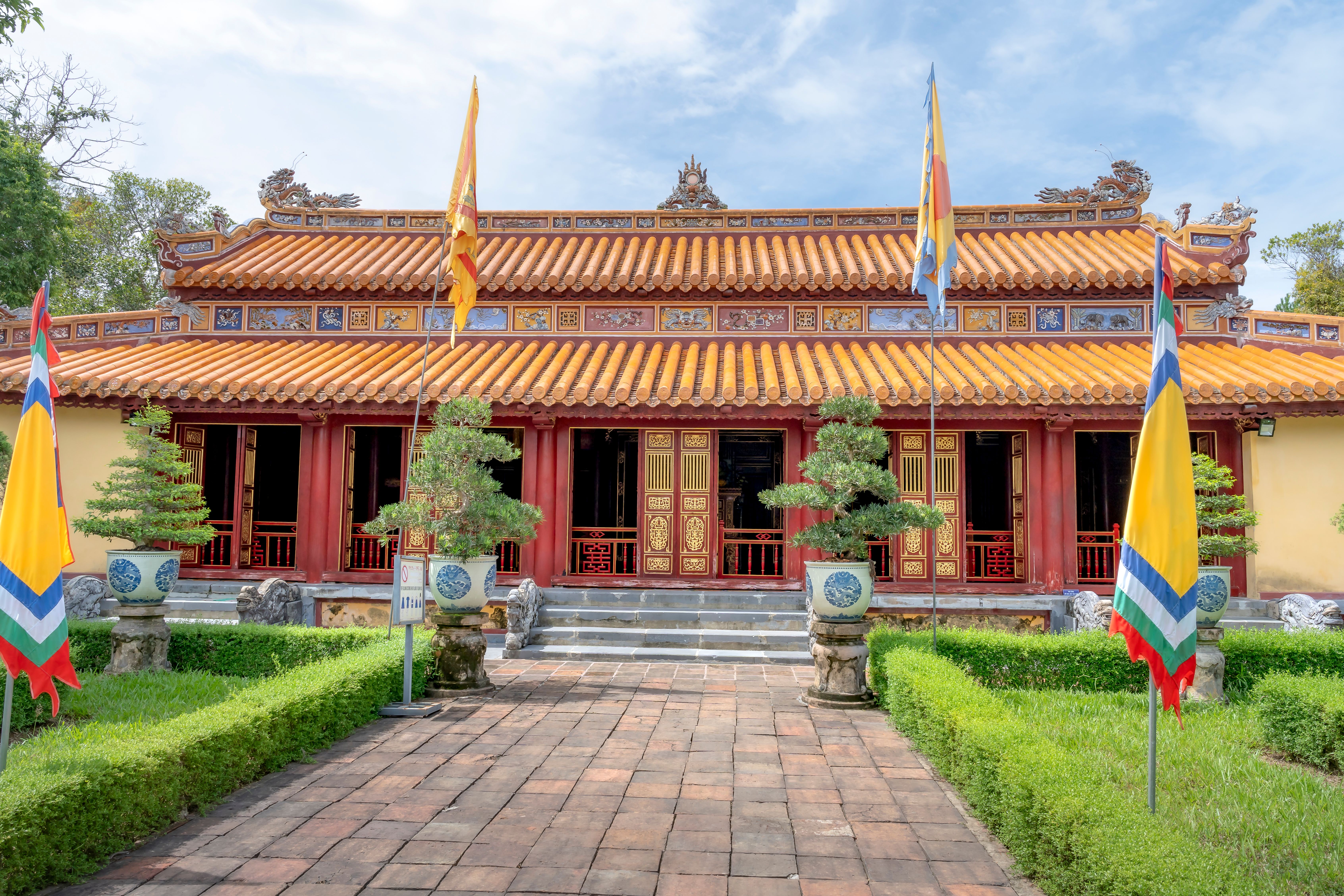 Culture, etiquette & customs
